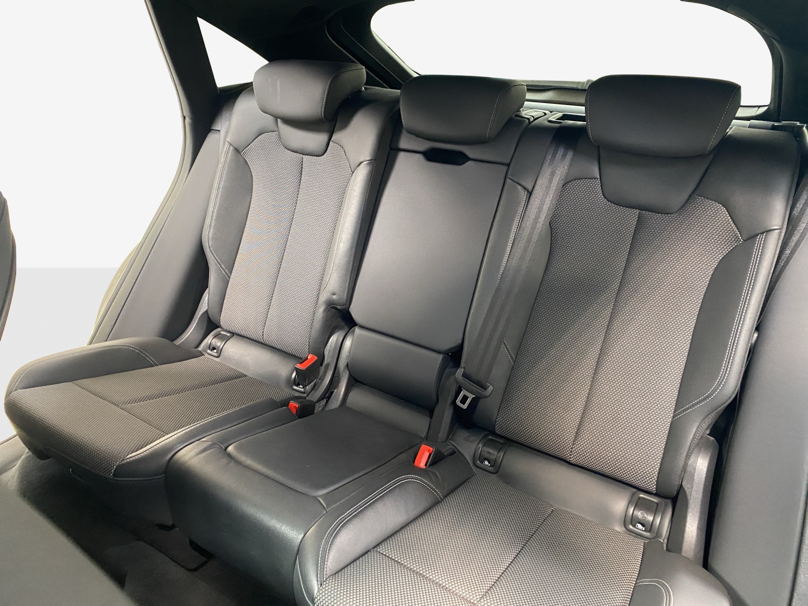 AUDI Q5 Sportback 50 TFSI e PHEV S line quattro S-tronic-image-11