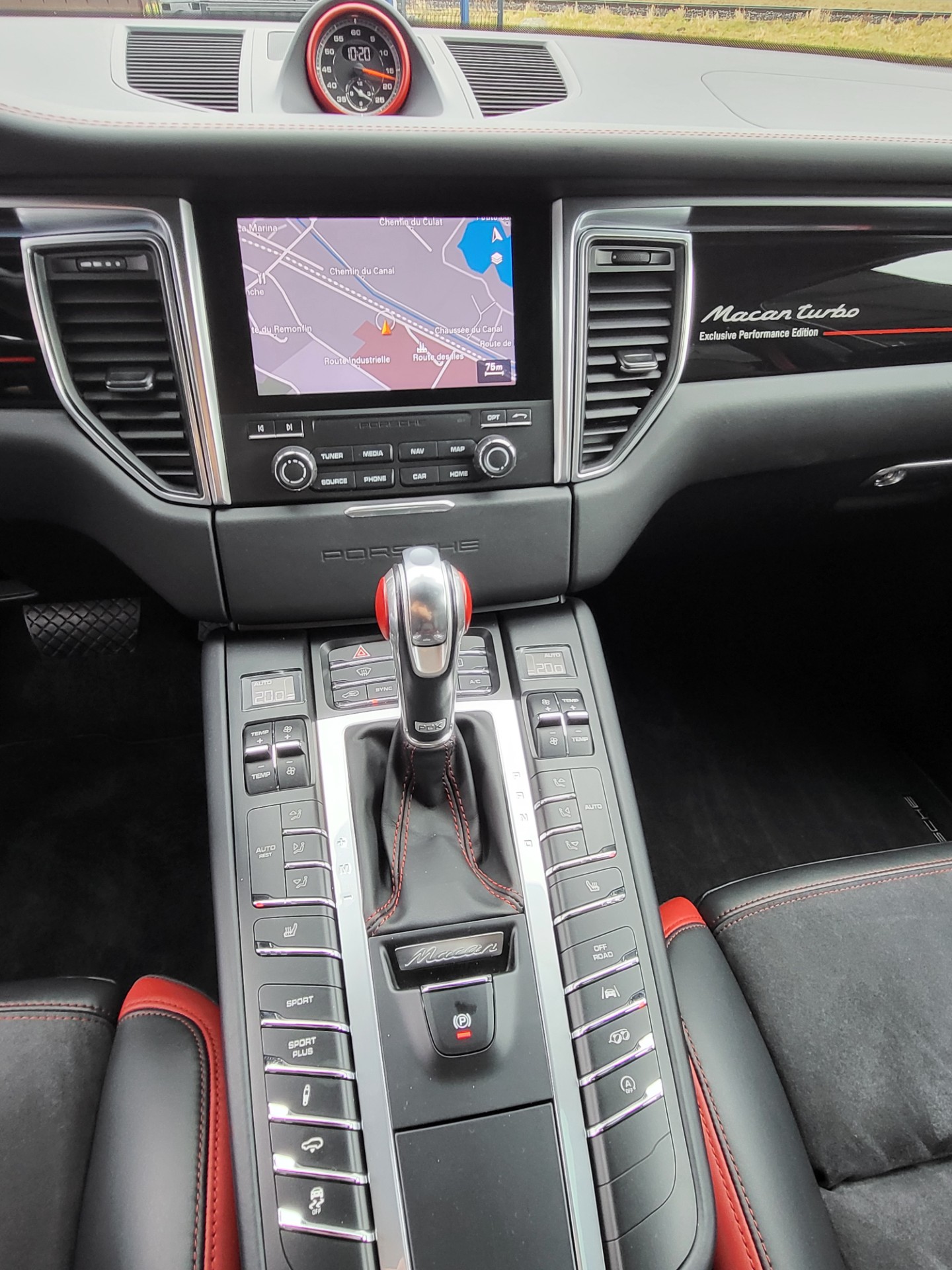PORSCHE Macan Turbo Exclusive Performance Edition PDK-image-18
