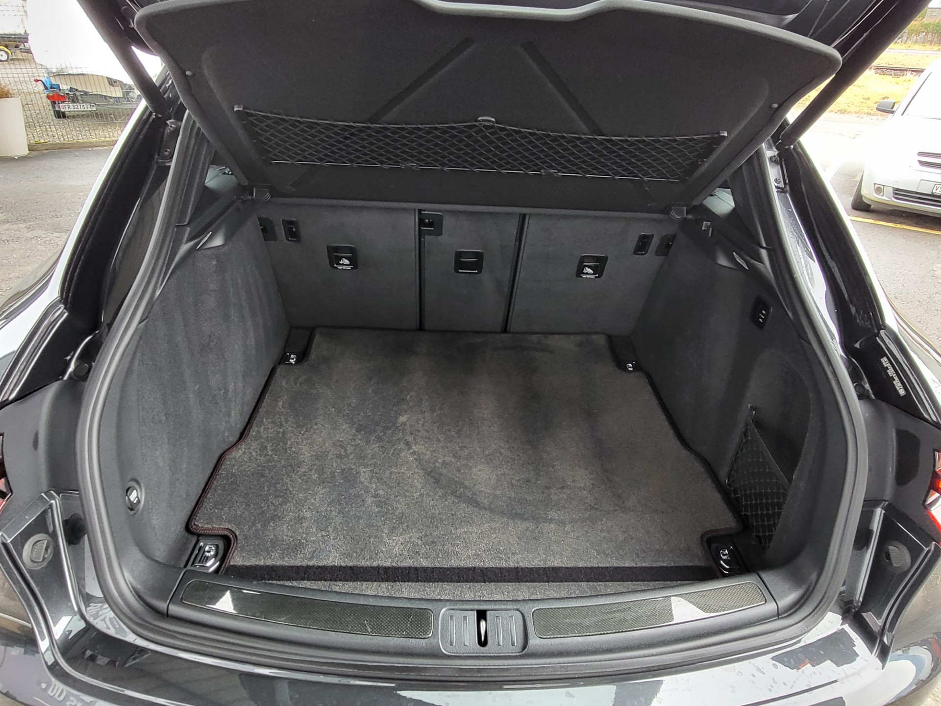 PORSCHE Macan Turbo Exclusive Performance Edition PDK-image-21