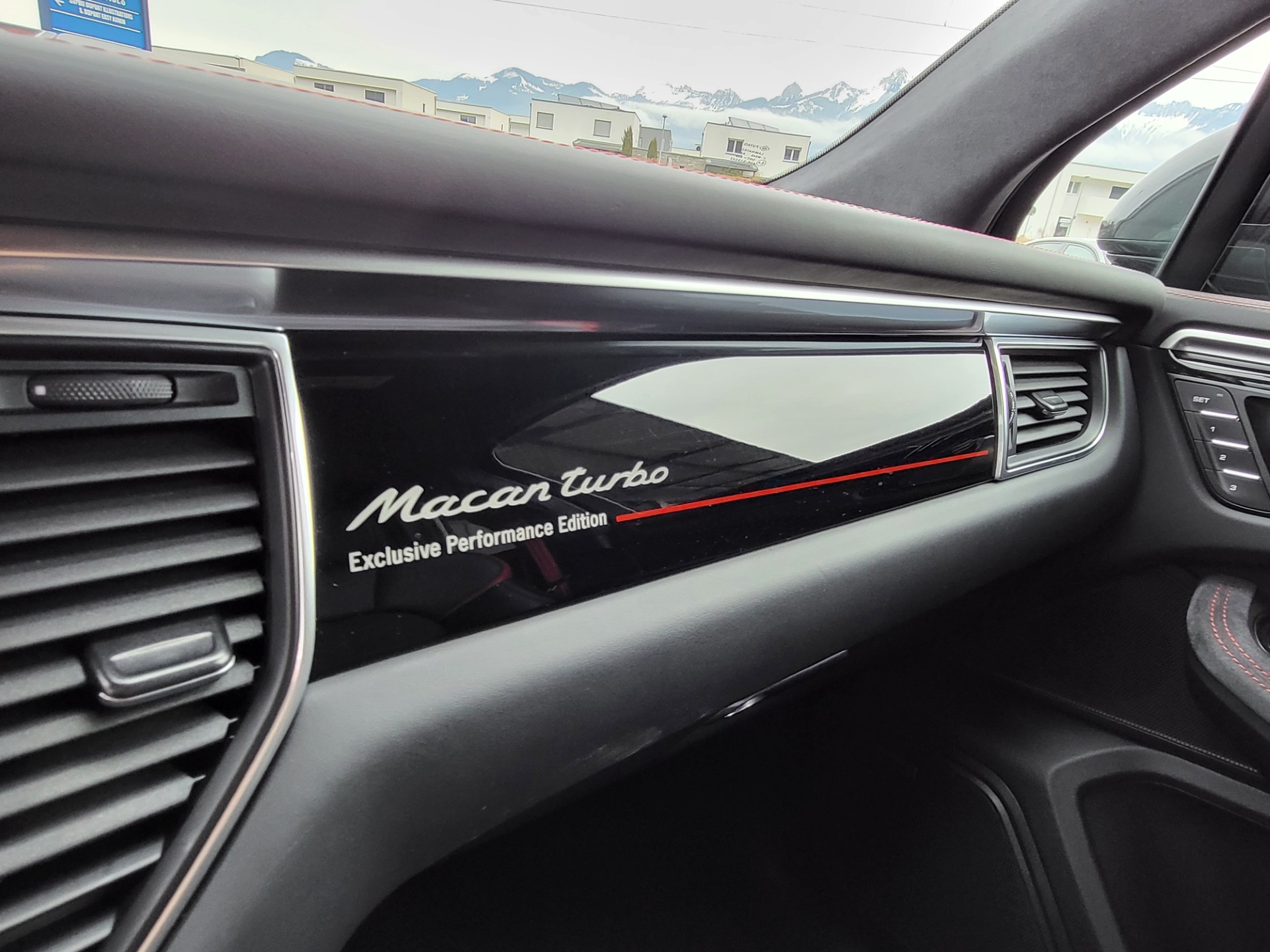 PORSCHE Macan Turbo Exclusive Performance Edition PDK-image-17