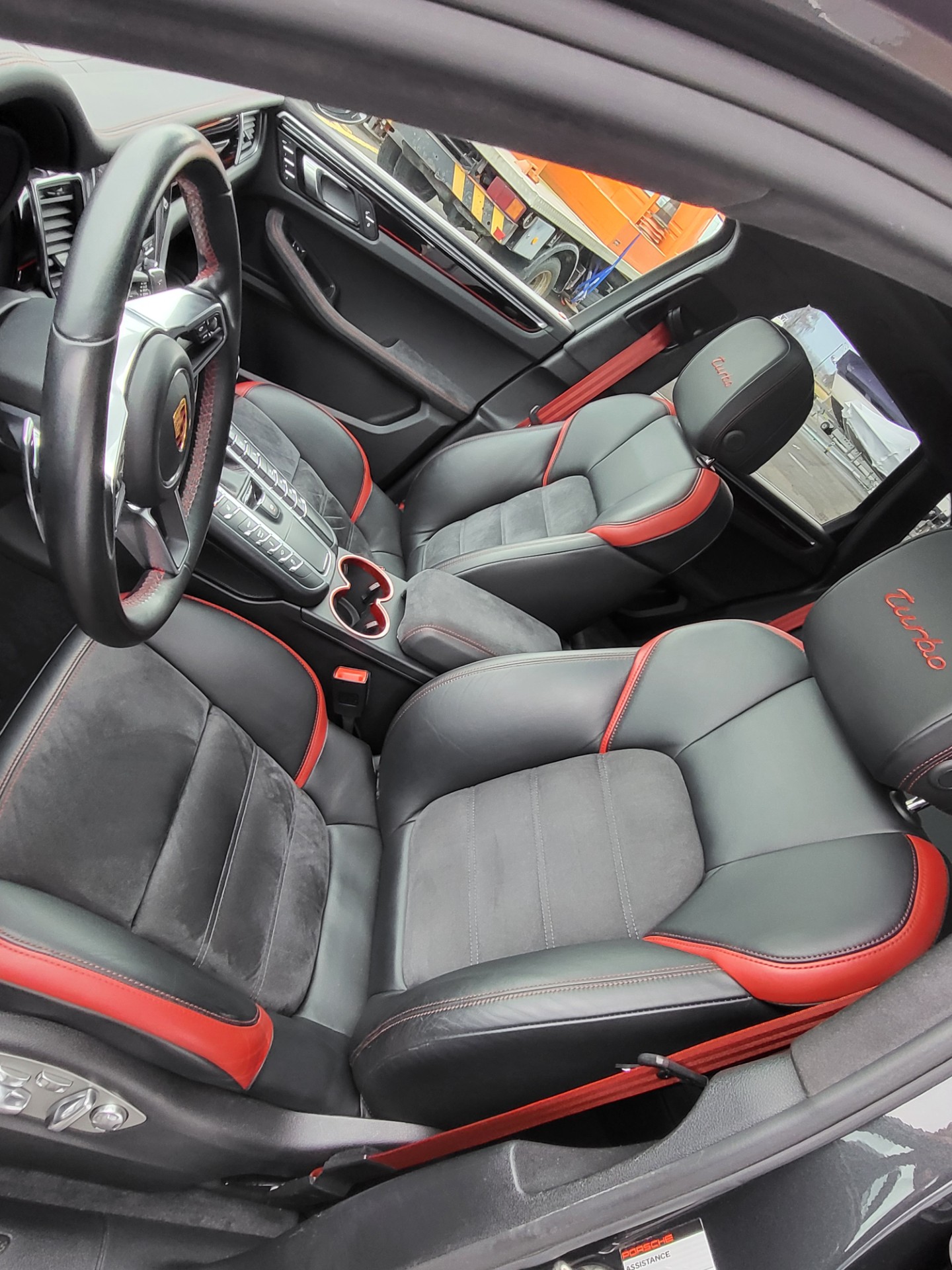 PORSCHE Macan Turbo Exclusive Performance Edition PDK-image-10
