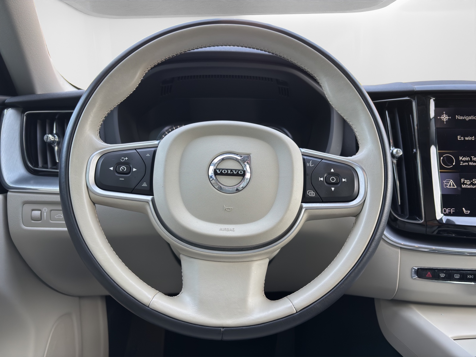 VOLVO XC60 2.0 T8 TE Momentum eAWD-image-7