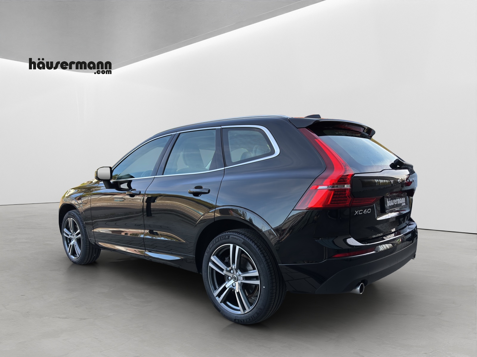 VOLVO XC60 2.0 T8 TE Momentum eAWD-showroom-element-2