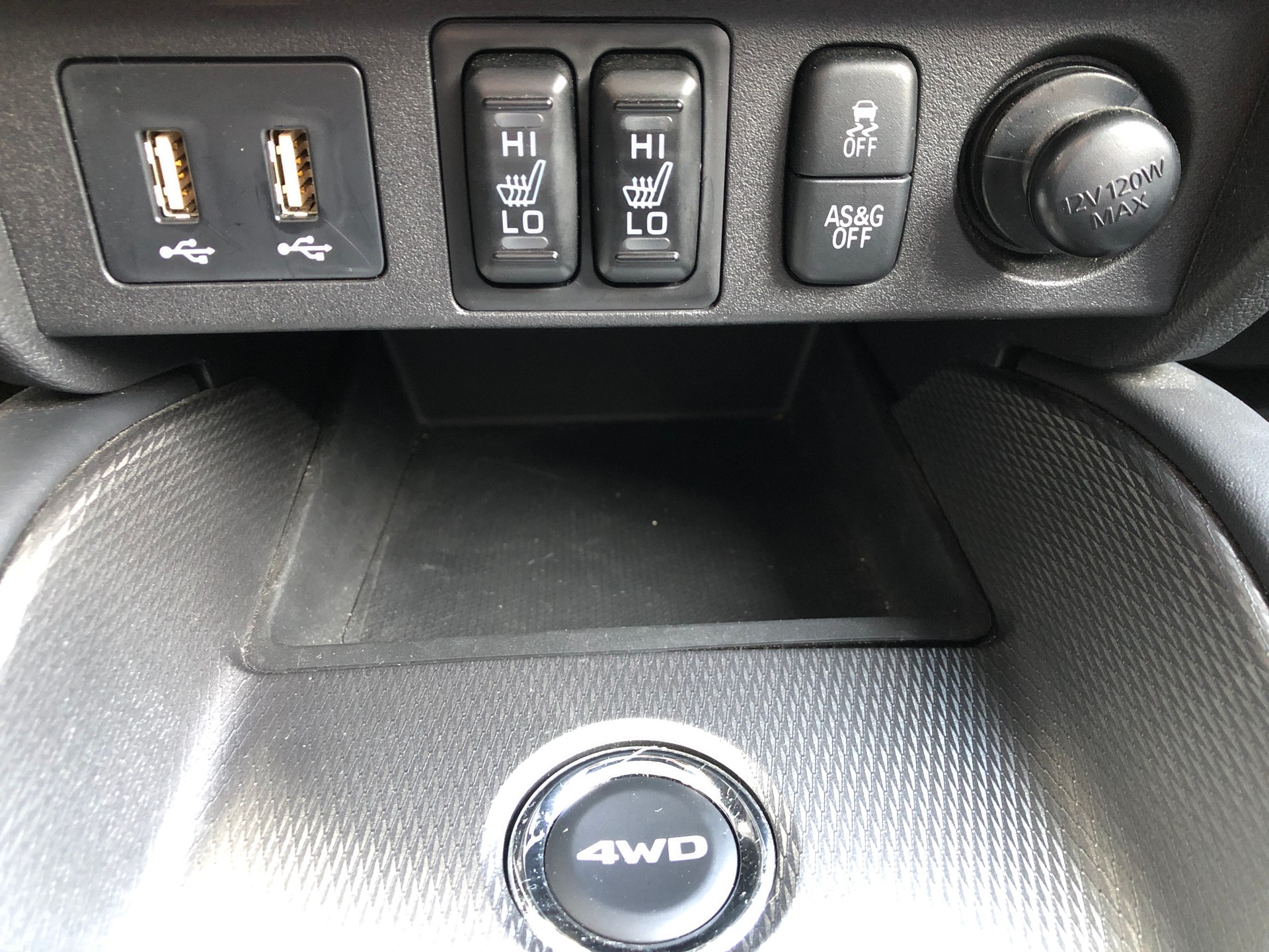 MITSUBISHI ASX 2.0 Diamond 4WD Automat-image-14
