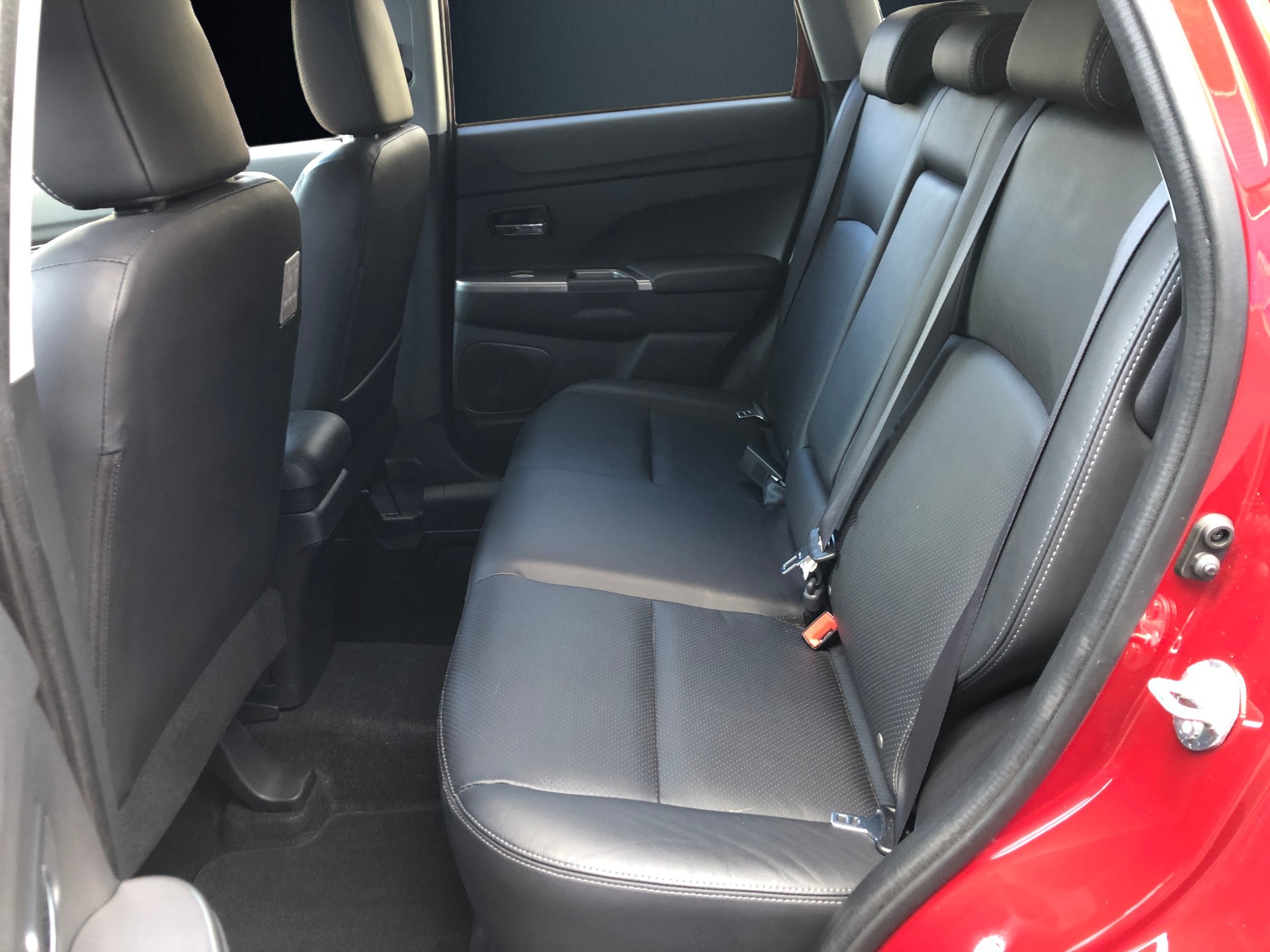 MITSUBISHI ASX 2.0 Diamond 4WD Automat-image-5