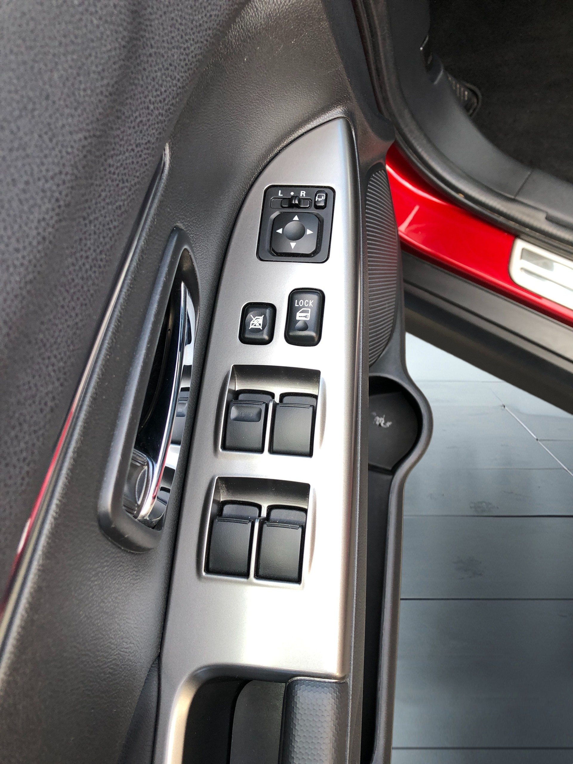 MITSUBISHI ASX 2.0 Diamond 4WD Automat-image-8