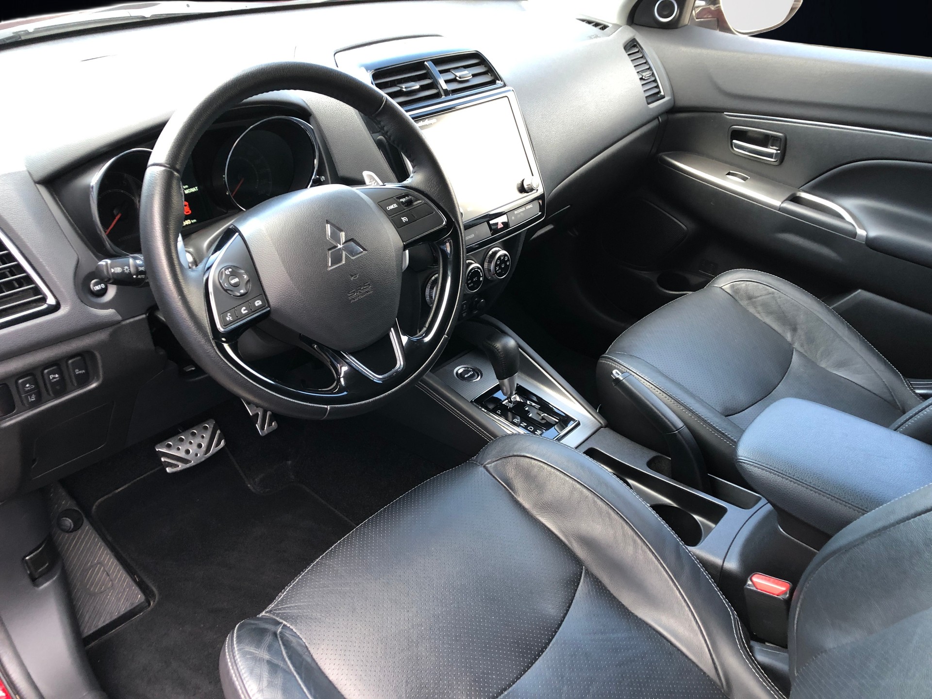MITSUBISHI ASX 2.0 Diamond 4WD Automat-image-4