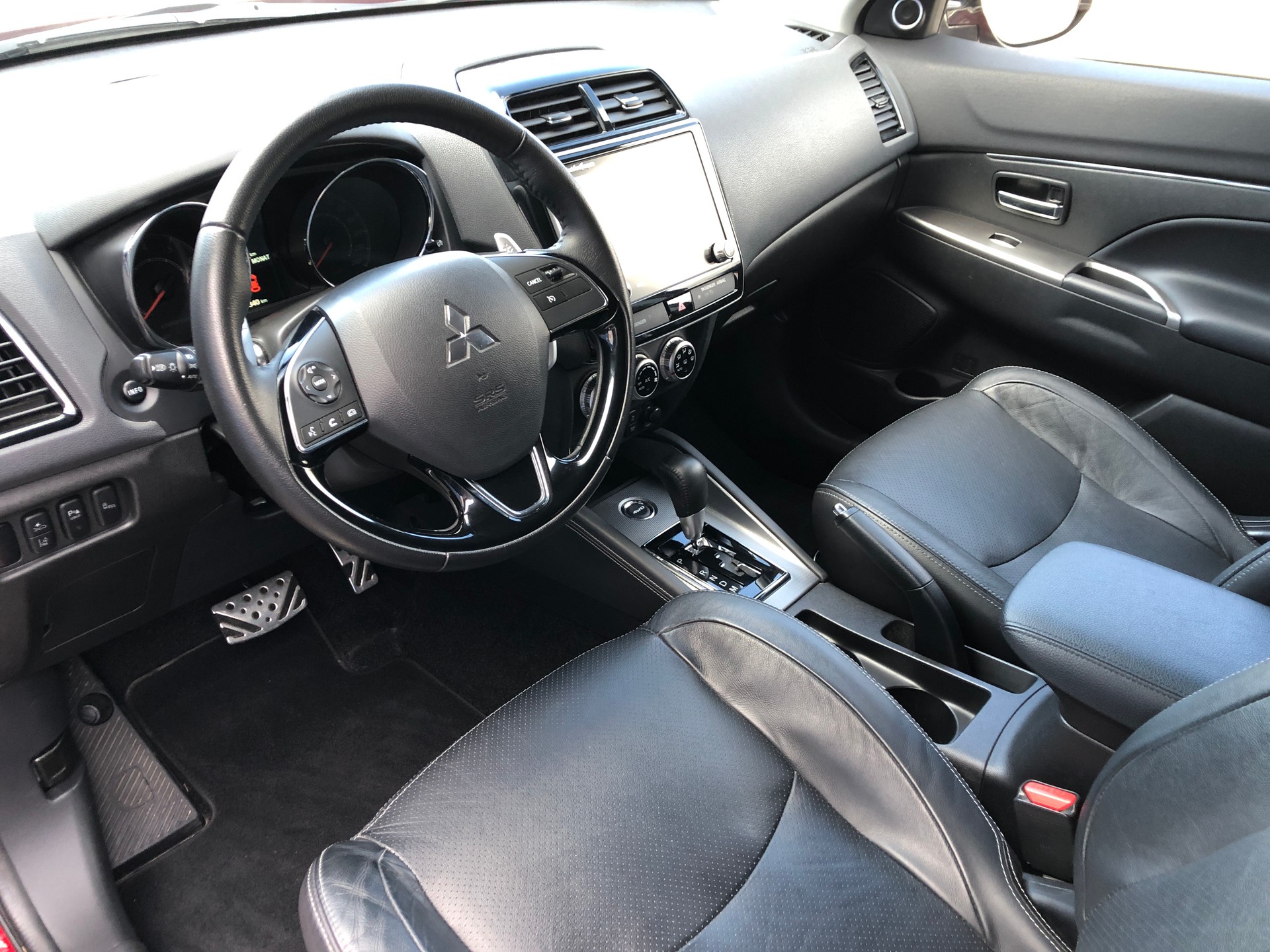 MITSUBISHI ASX 2.0 Diamond 4WD Automat-image-4