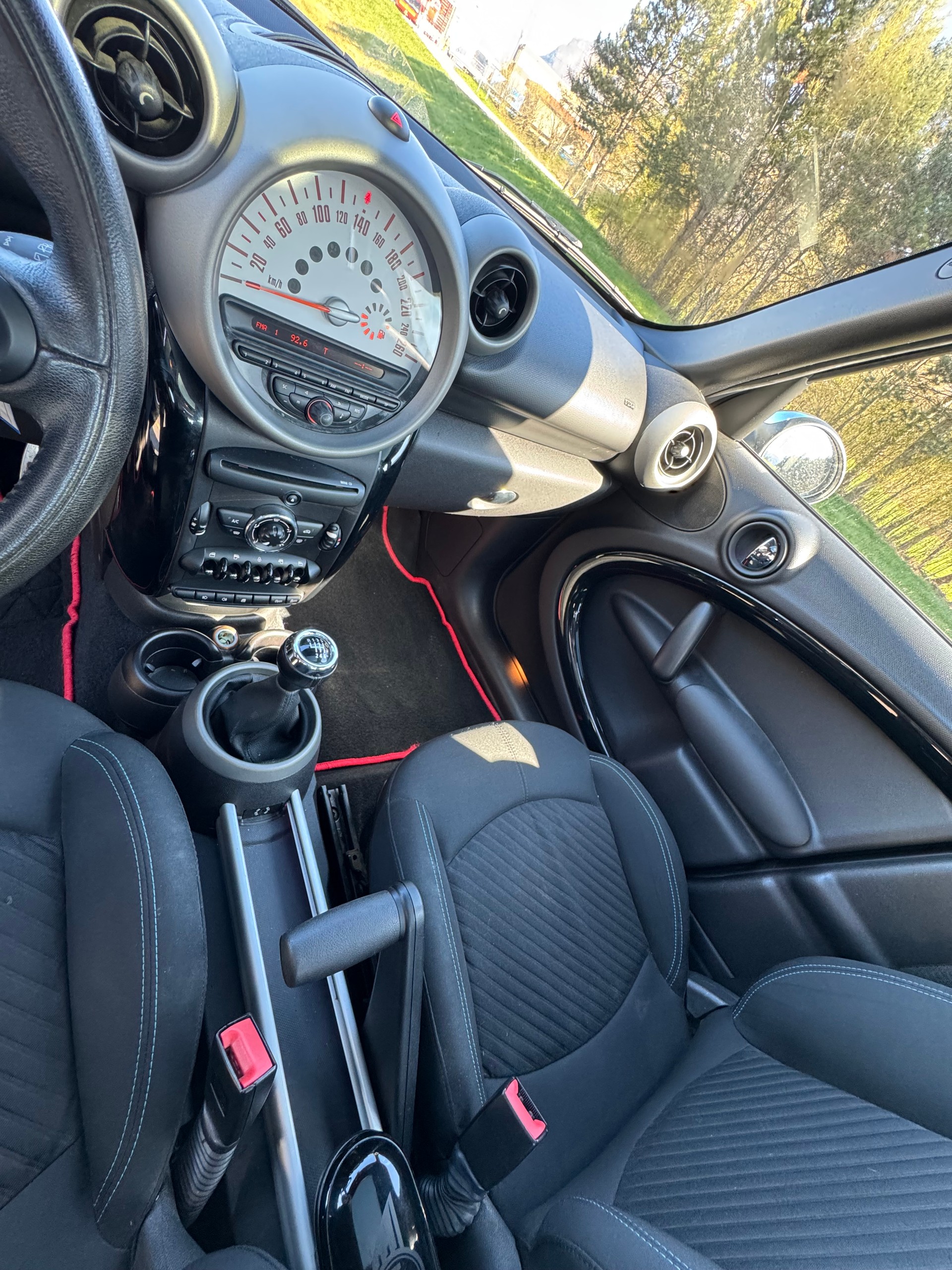 MINI Countryman Cooper SD ALL4-image-8
