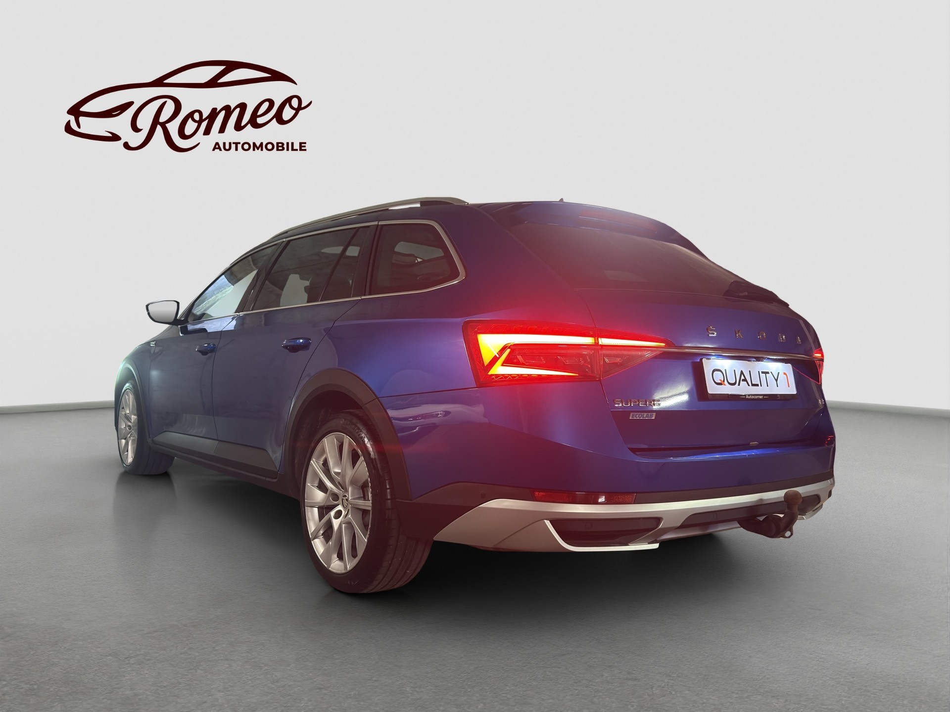 SKODA Superb 2.0 TDi Scout 4x4 DSG ** 200 PS ** Frisch ab MFK und Service ** Panorama ** Leder-Alcantara **-image-3