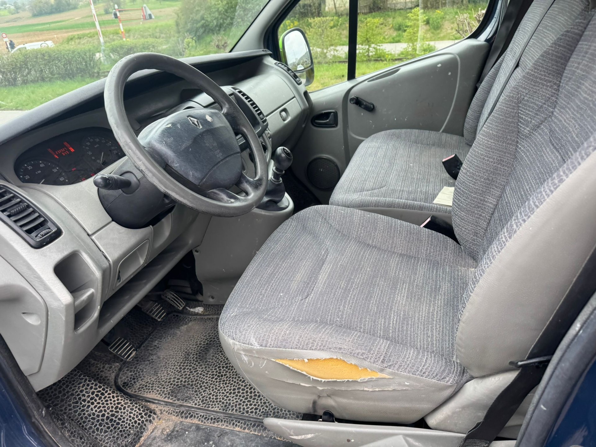 RENAULT Trafic 2.0 dCi 90 2.7t L1H1-image-6