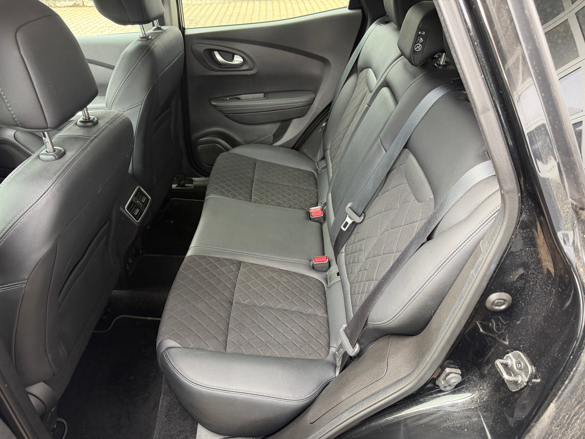 RENAULT Kadjar 1.3 TCe Black Edition EDC-image-11