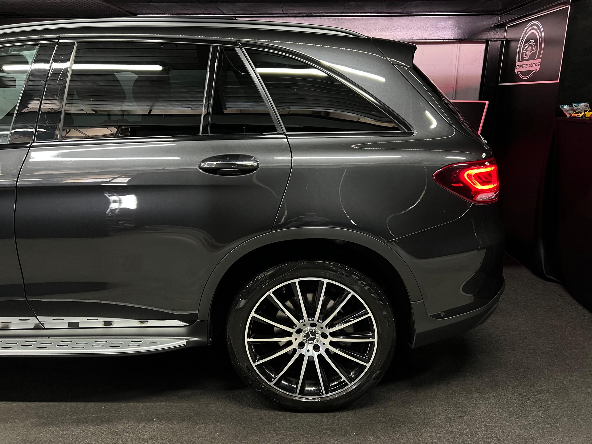 MERCEDES-BENZ GLC 300 AMG Line Plus 4Matic 9G-Tronic Vollauslastung*Panoramadach*Burmester Sound*Sitzheizung*Sitzbelüftung*FahrerAssitenz..-image-7