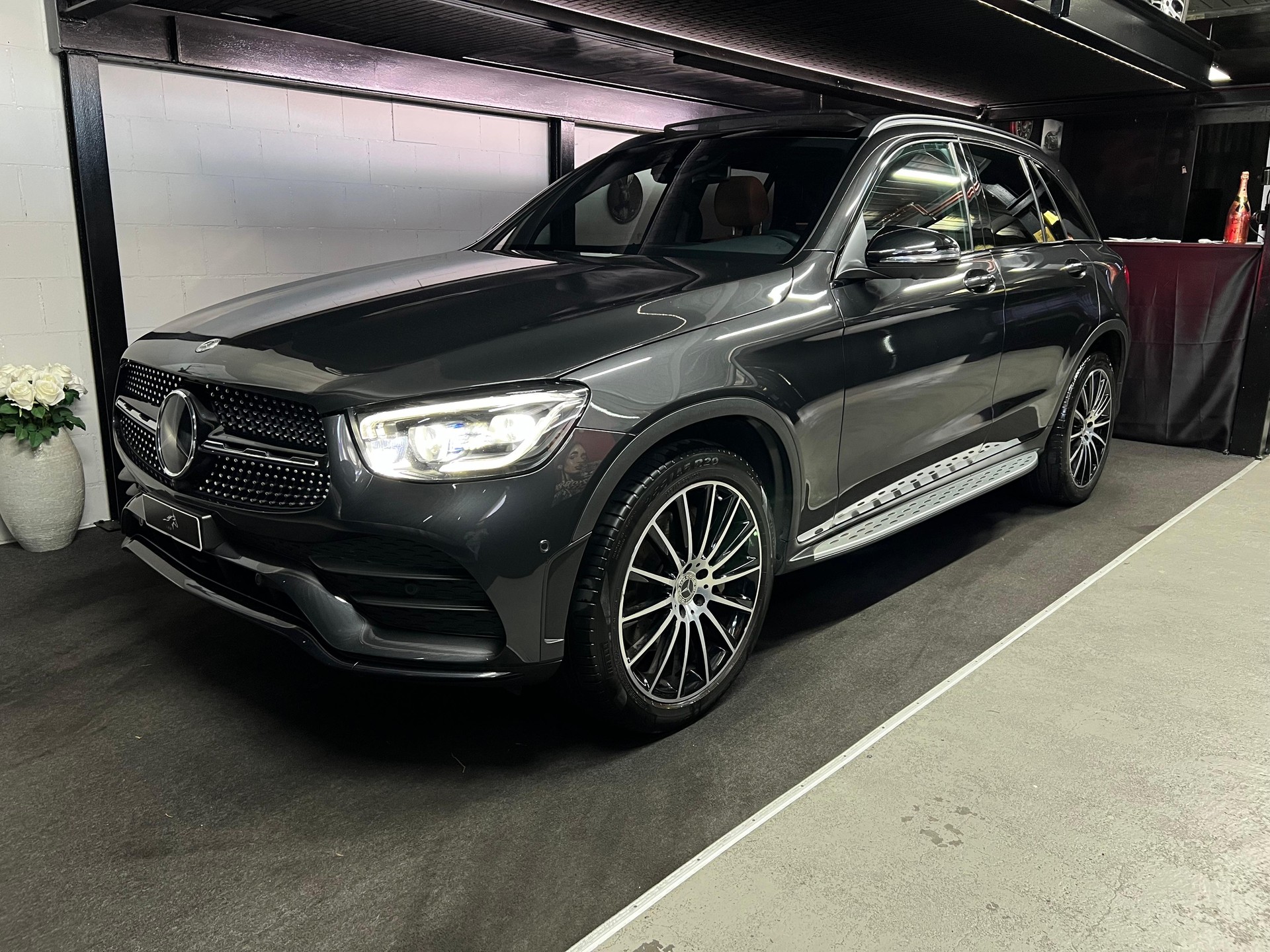 MERCEDES-BENZ GLC 300 AMG Line Plus 4Matic 9G-Tronic Vollauslastung*Panoramadach*Burmester Sound*Sitzheizung*Sitzbelüftung*FahrerAssitenz..-image-2