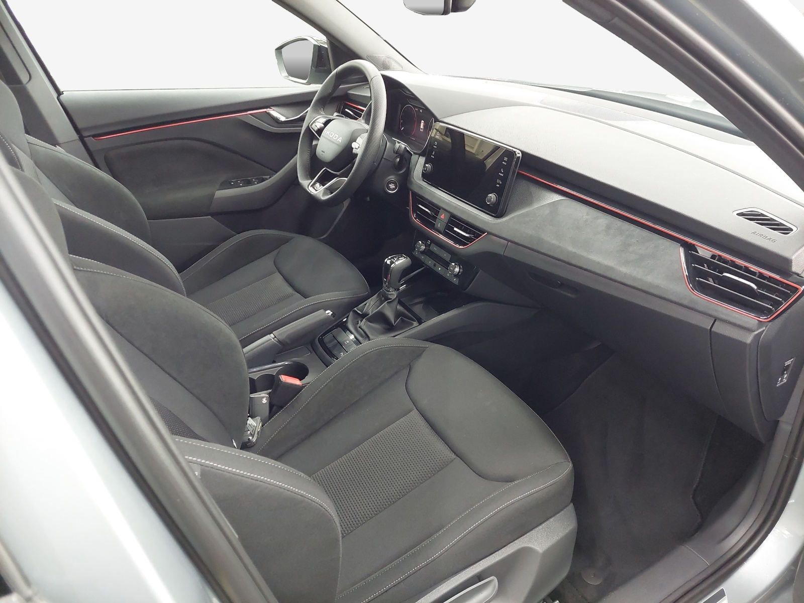 SKODA Kamiq 1.0 TSI Dynamic DSG-image-14