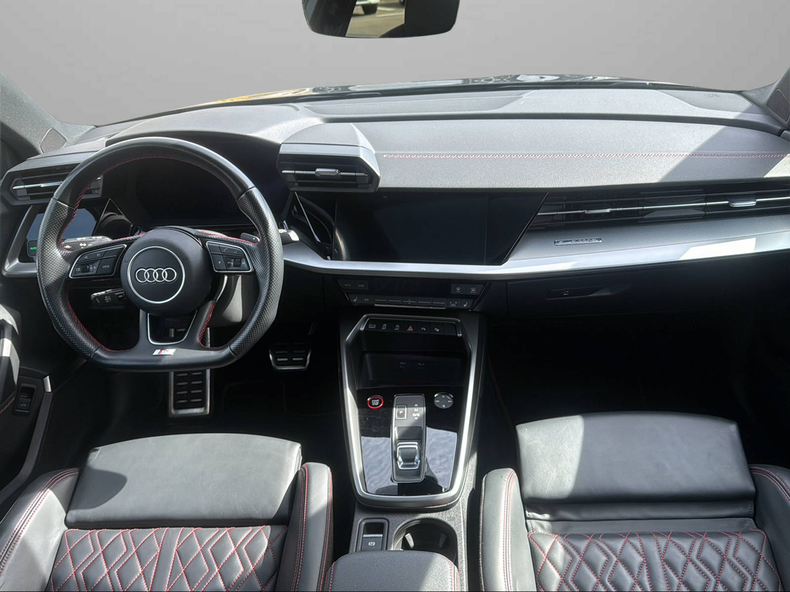 AUDI S3 Sportback 2.0 TFSI quattro S-tronic-image-12