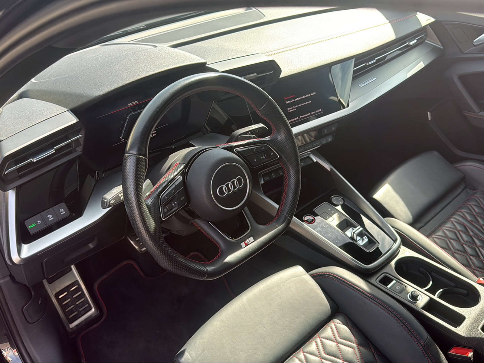 AUDI S3 Sportback 2.0 TFSI quattro S-tronic-image-11