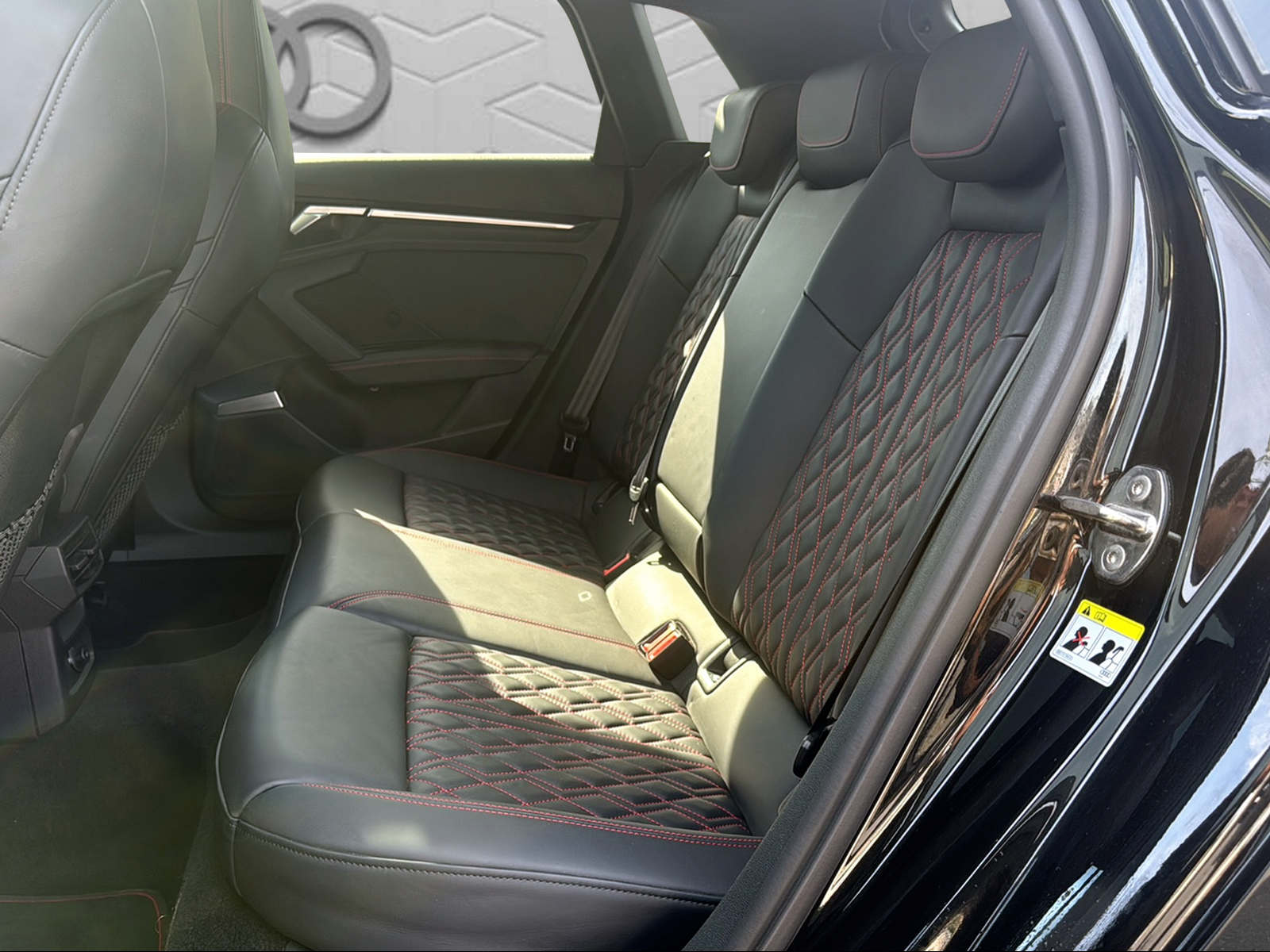 AUDI S3 Sportback 2.0 TFSI quattro S-tronic-image-15