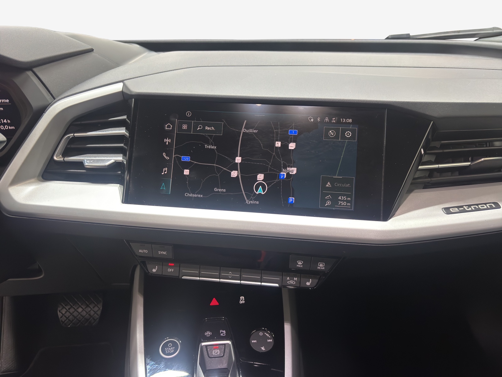 AUDI Q4 e-tron 45 quattro-image-10