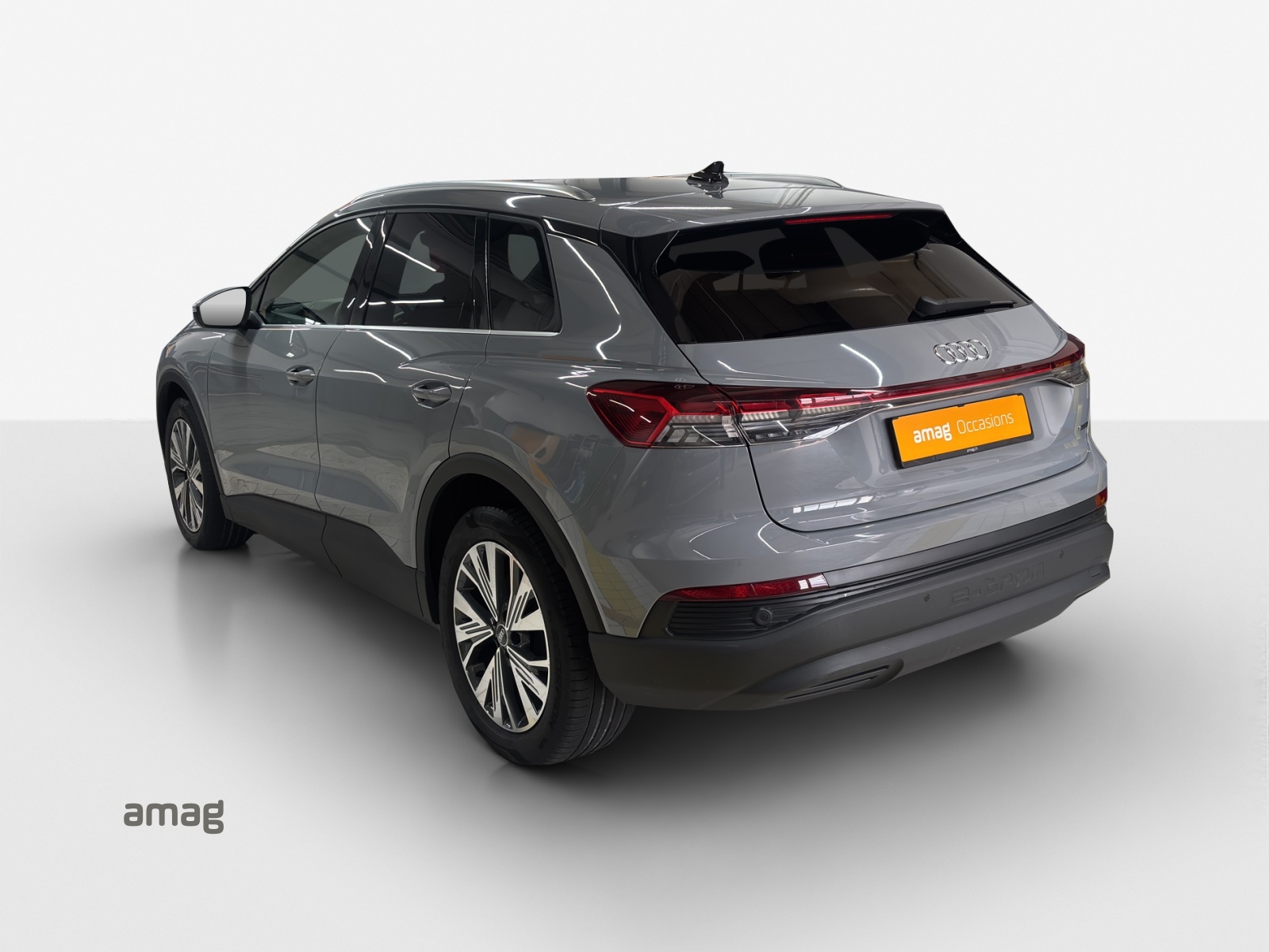 AUDI Q4 e-tron 45 quattro-image-2