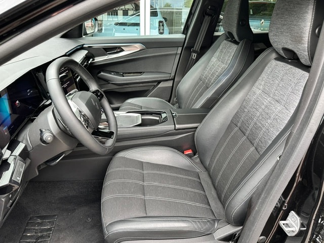 RENAULT Austral 1.2 HEV 200 Techno A-image-21