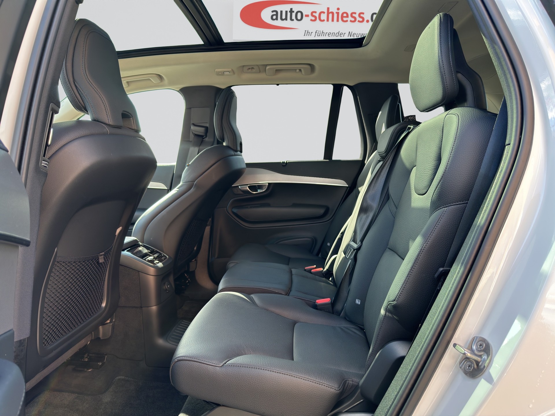 VOLVO XC90 T8 eAWD 7Pl. PluginHybrid Plus Dark Geartronic-image-7