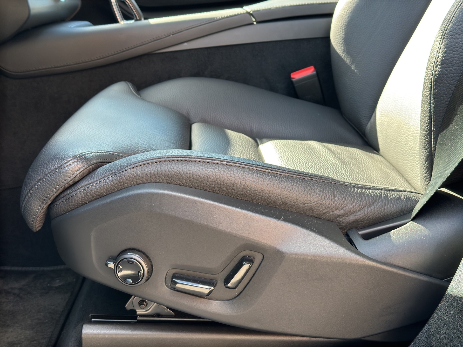 VOLVO XC90 T8 eAWD 7Pl. PluginHybrid Plus Dark Geartronic-image-10