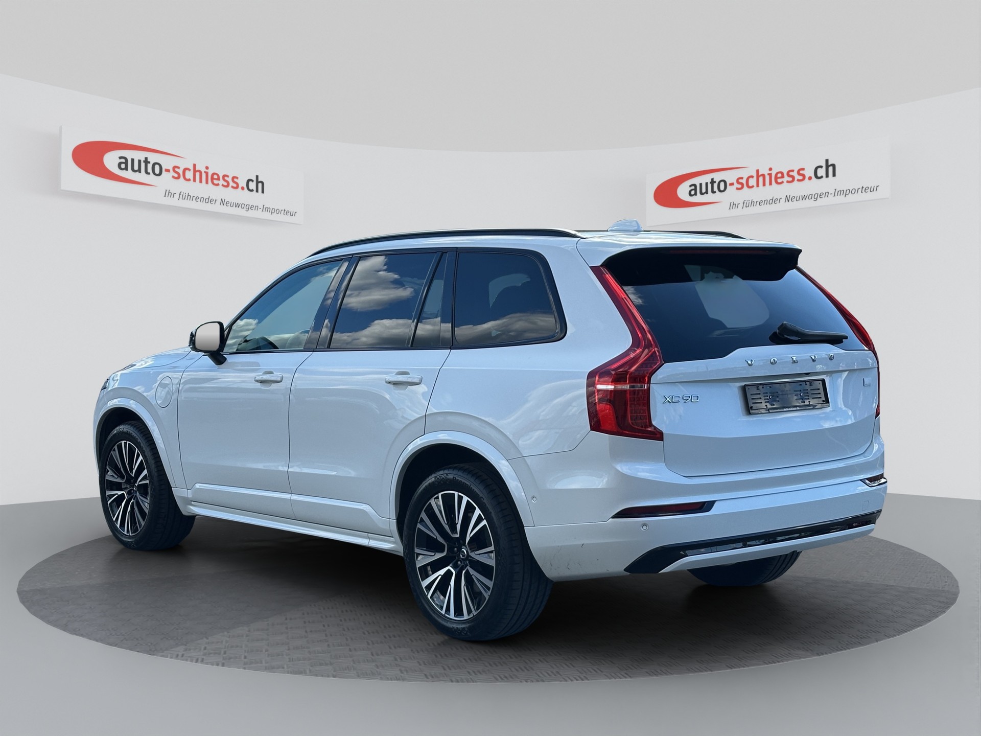 VOLVO XC90 T8 eAWD 7Pl. PluginHybrid Plus Dark Geartronic-image-2