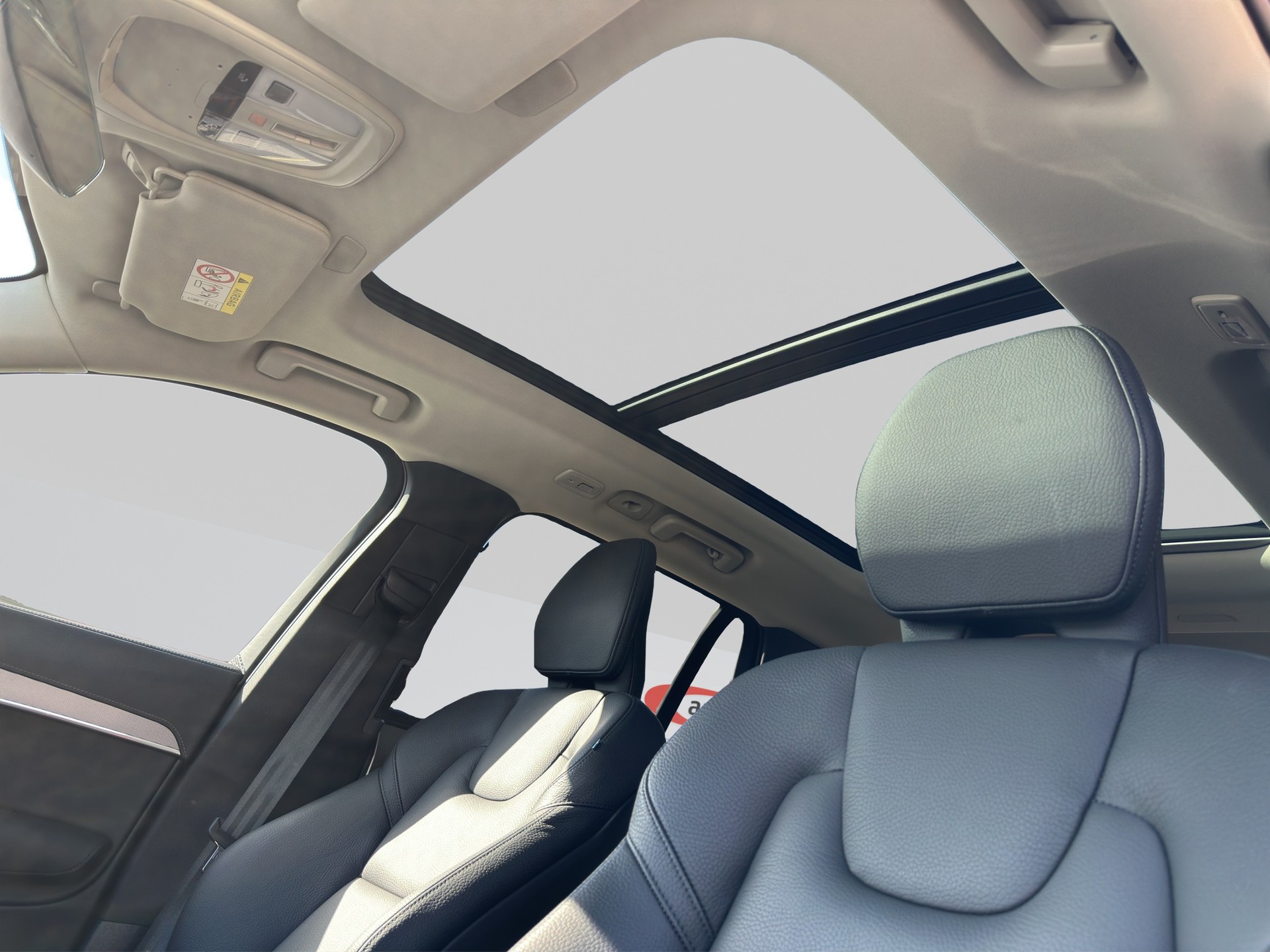 VOLVO XC90 T8 eAWD 7Pl. PluginHybrid Plus Dark Geartronic-image-19