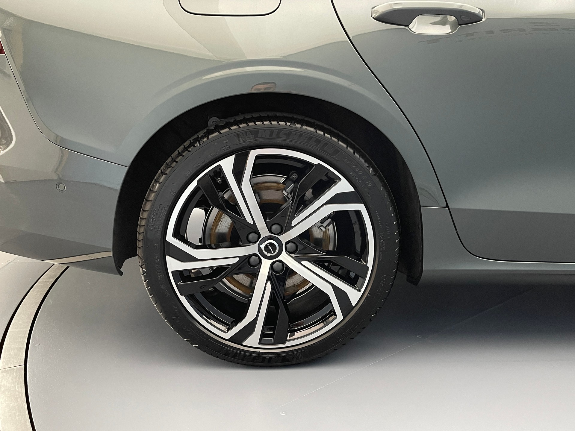 VOLVO V60 2.0 T6 TE Ultra Dark eAWD-image-4