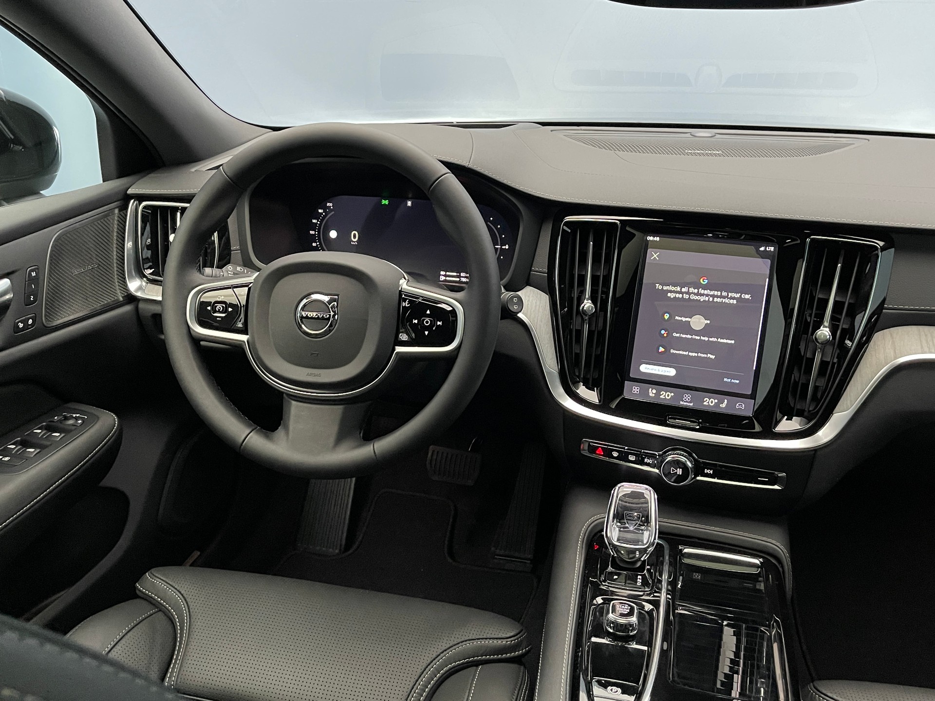 VOLVO V60 2.0 T6 TE Ultra Dark eAWD-image-11