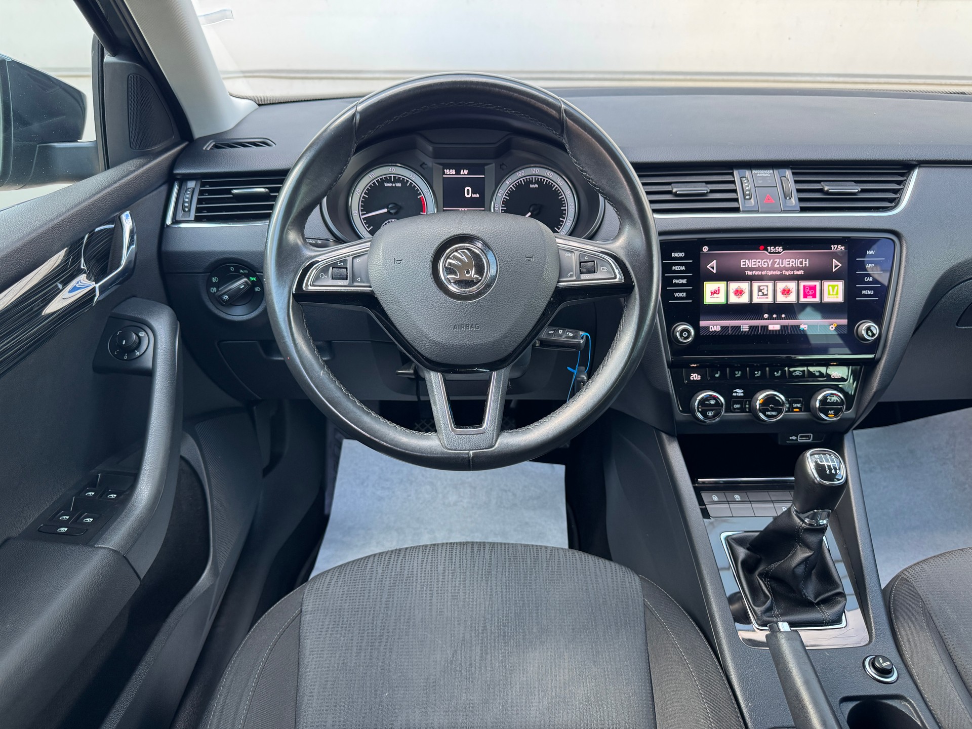 SKODA Octavia 1.4 TSI Style-image-7