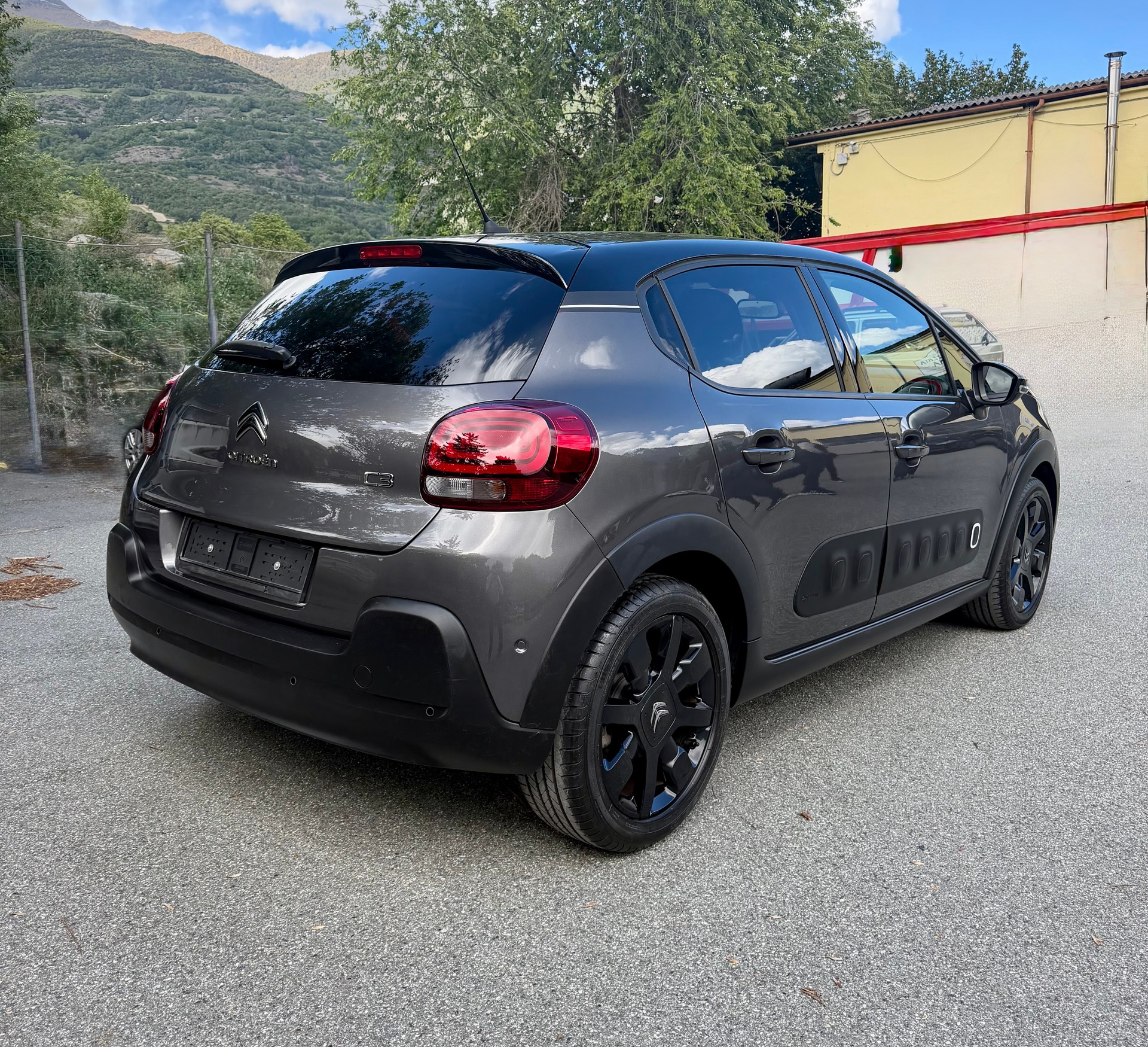 CITROEN 1.2 PureTech Shine-image-2
