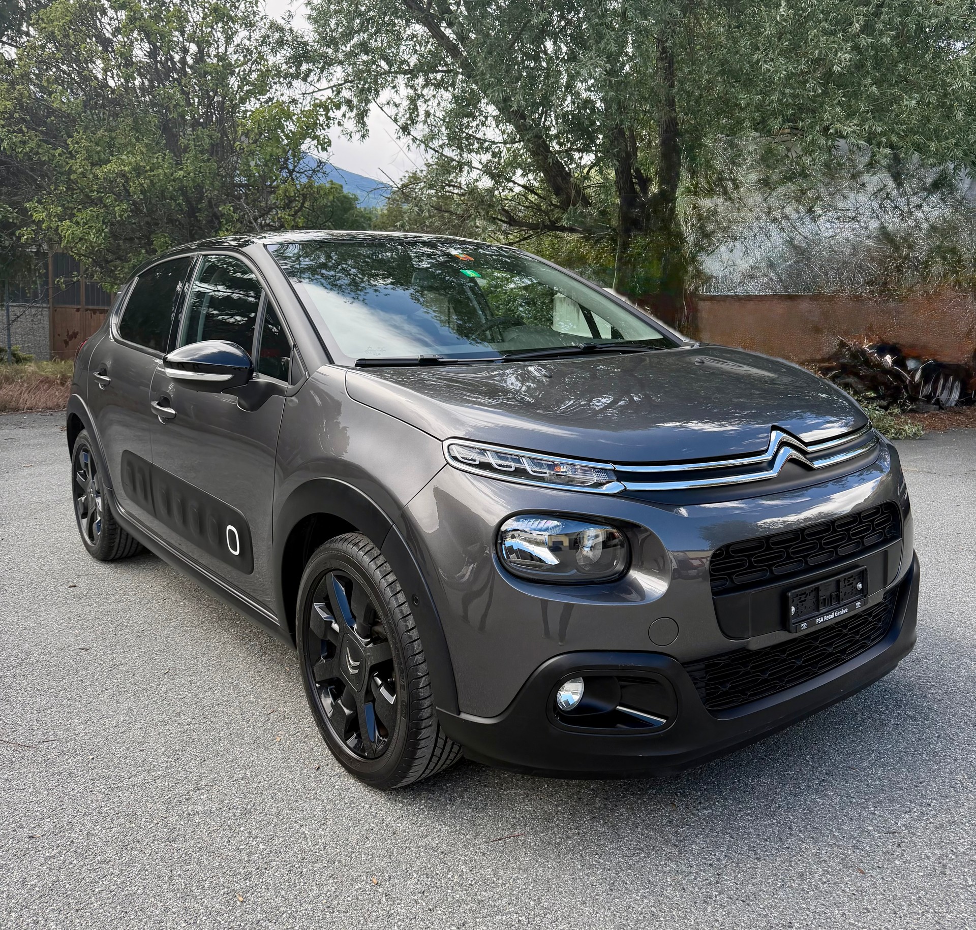 CITROEN 1.2 PureTech Shine-image-1