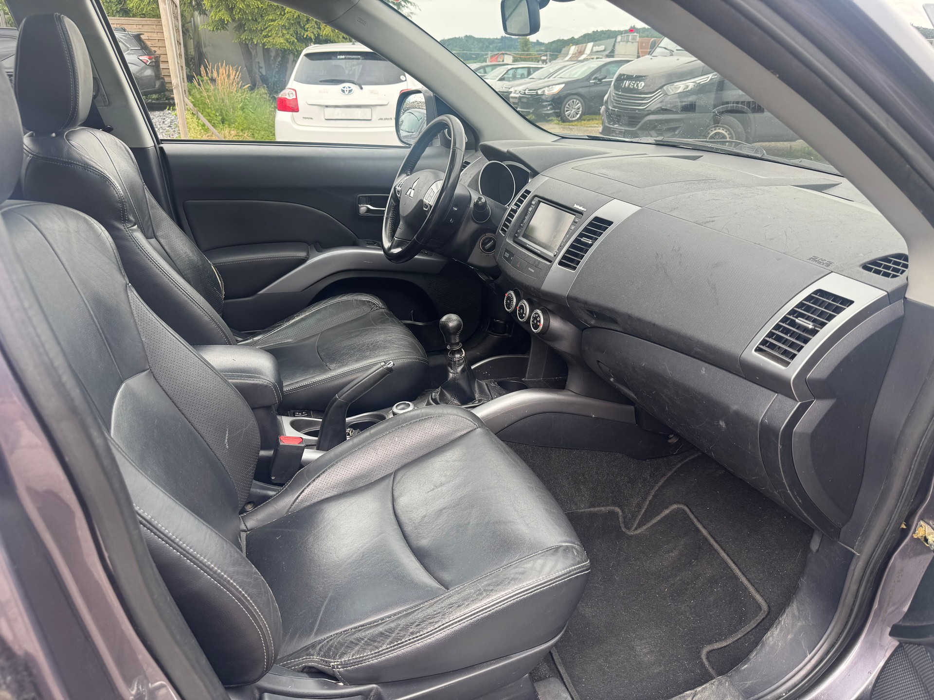 MITSUBISHI Outlander 2.2 DID Navigator 4WD-image-5