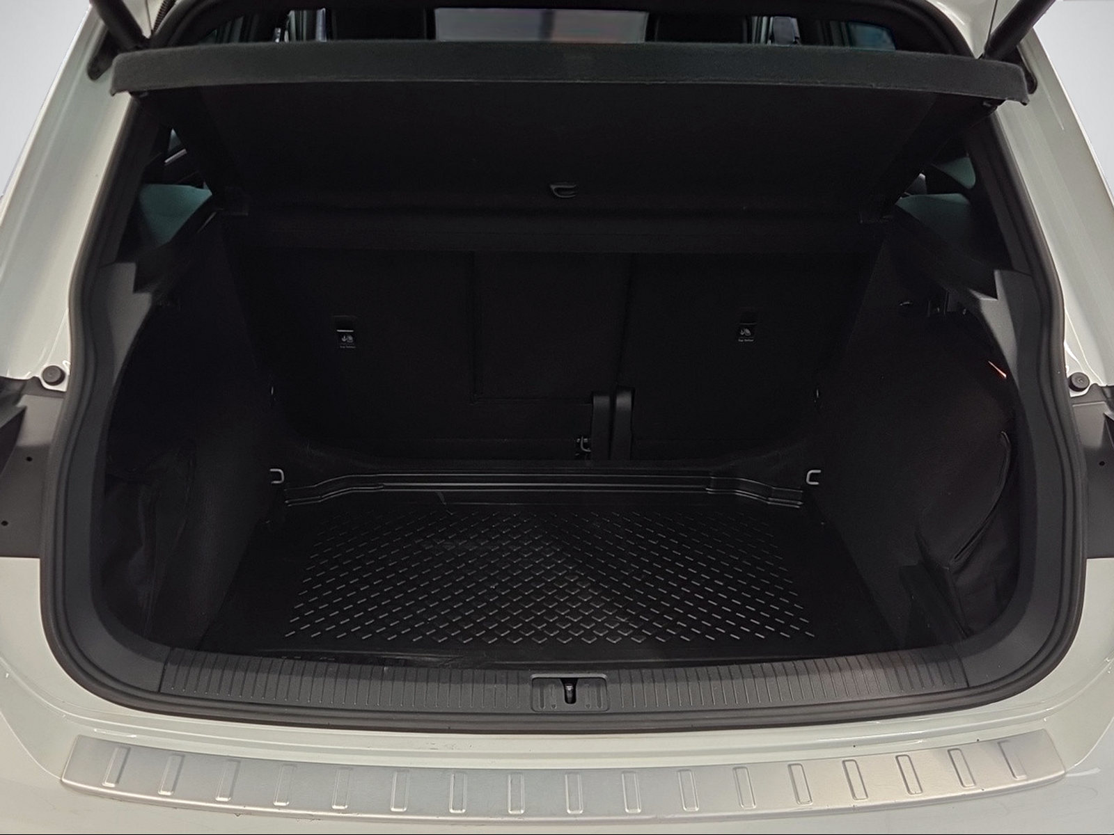 VW Tiguan 2.0 TDI SCR R-Line DSG (netto)-image-6