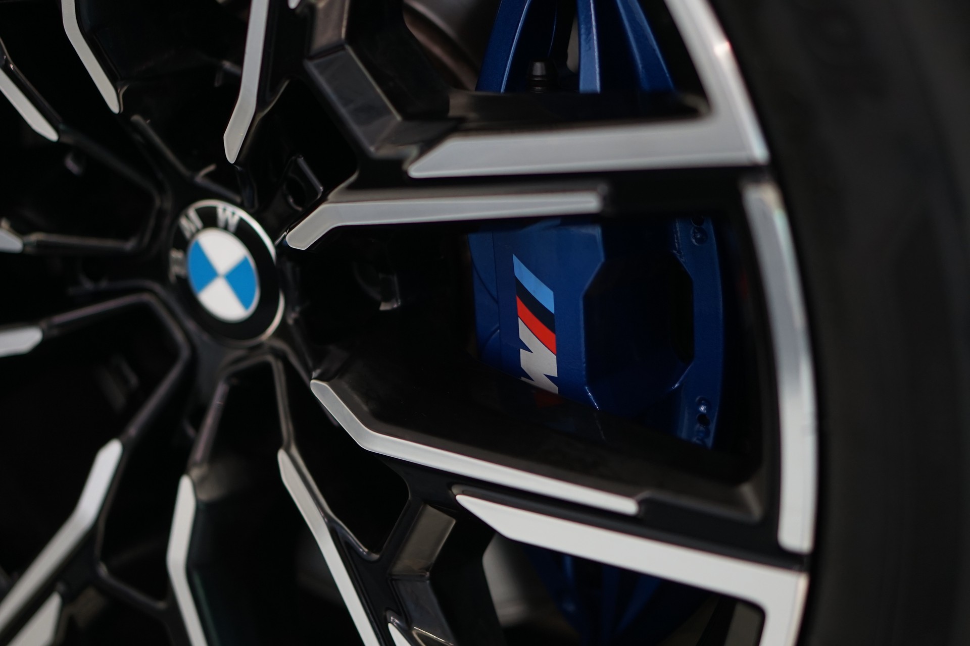 BMW M440i xDrive 48V Gran Coupé Steptronic *CH-Fahrzeug* *M Sportsitze* *Laser*-image-40