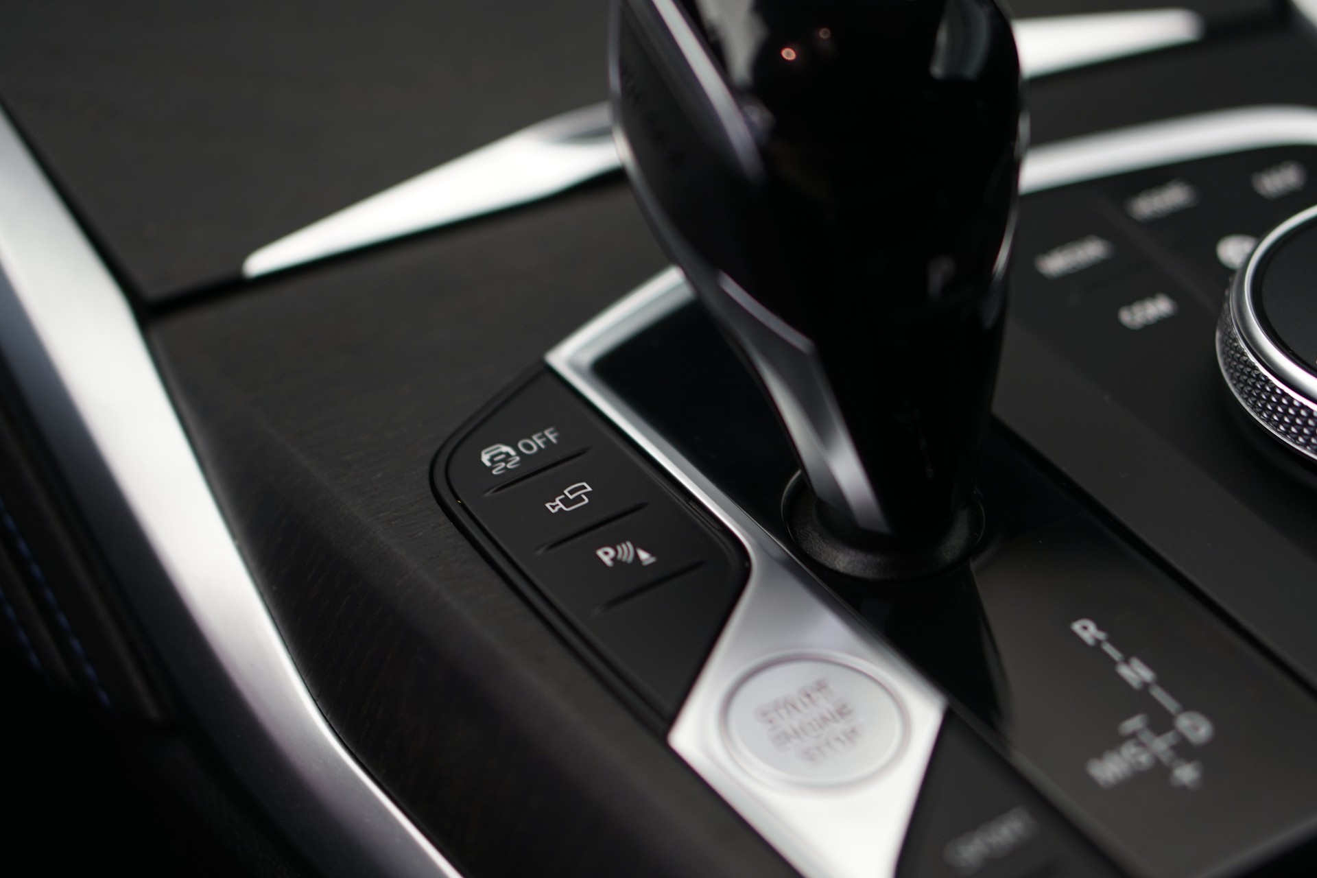 BMW M440i xDrive 48V Gran Coupé Steptronic *CH-Fahrzeug* *M Sportsitze* *Laser*-image-32