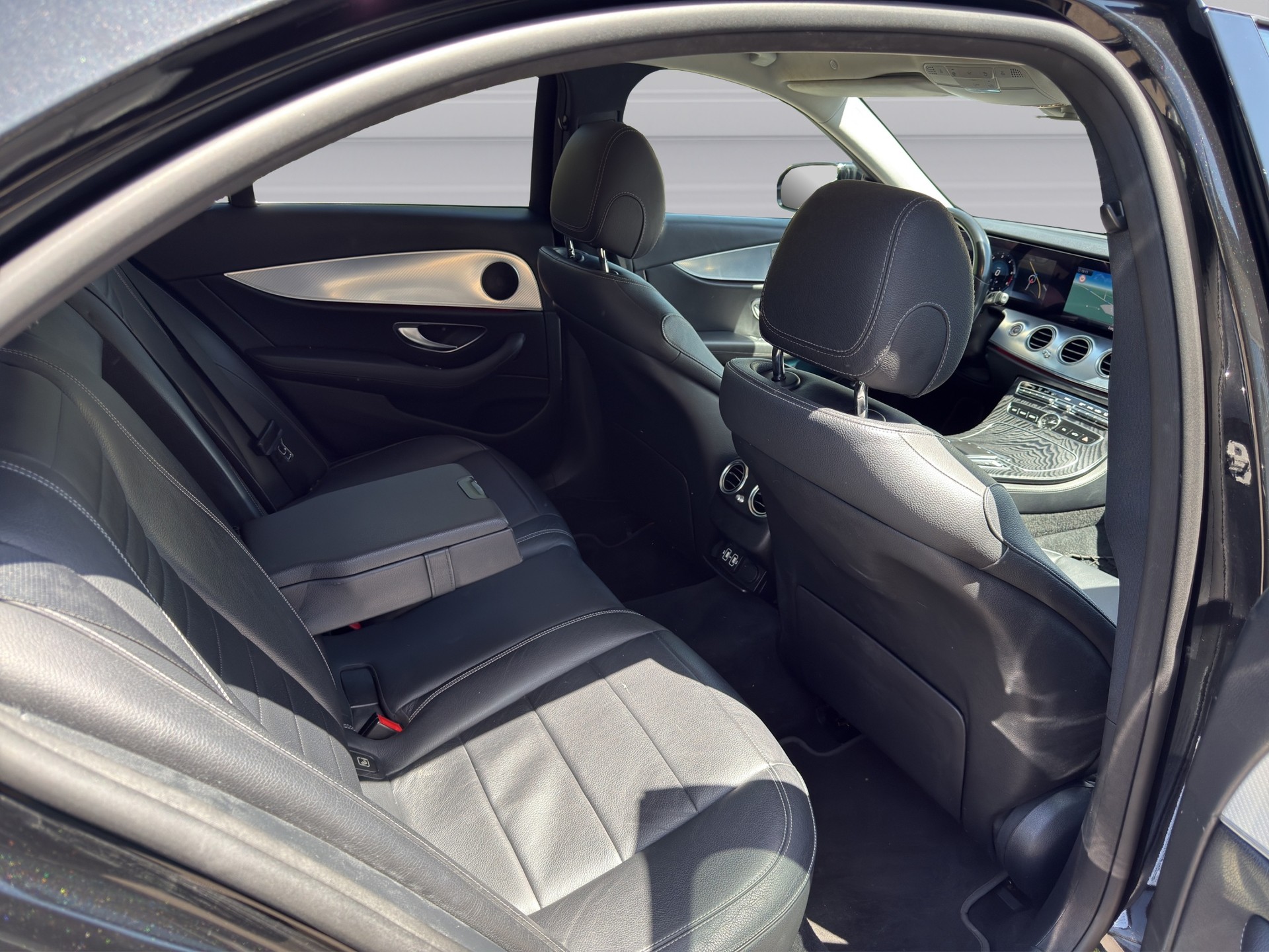MERCEDES-BENZ E 220 d 4Matic 9G-Tronic-image-9