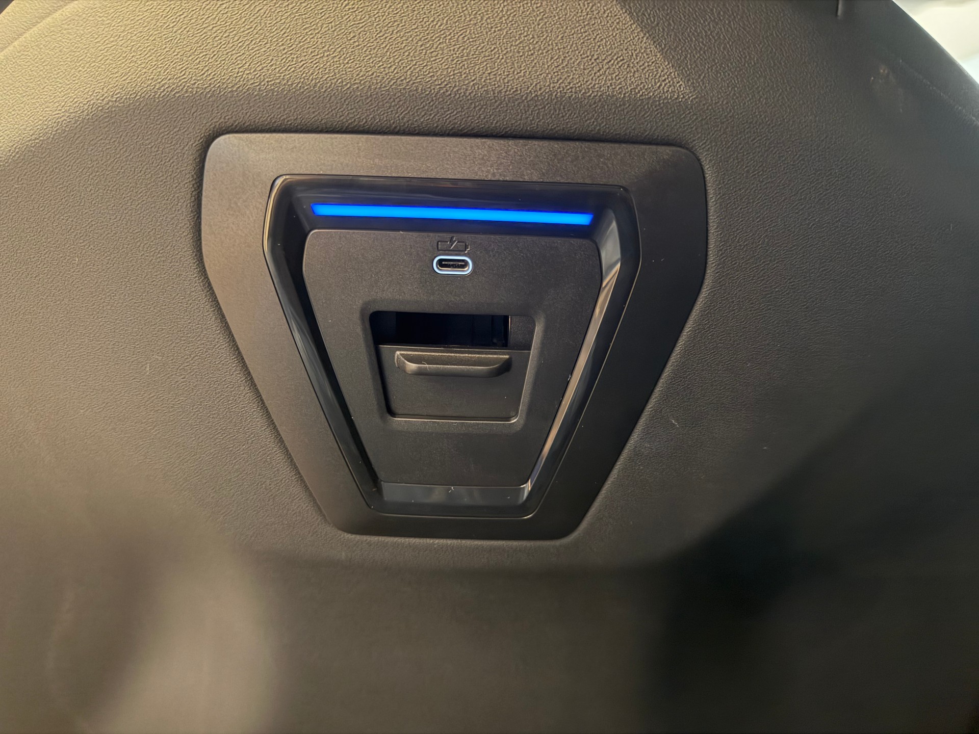BMW 520d xDrive Touring-image-17