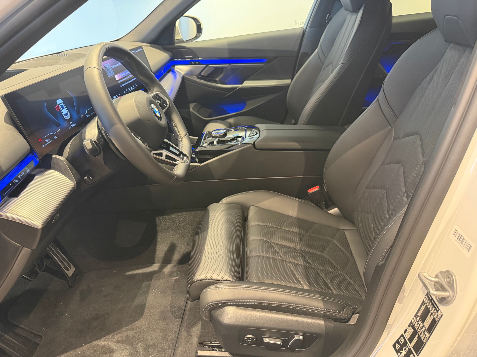 BMW 520d xDrive Touring-image-18