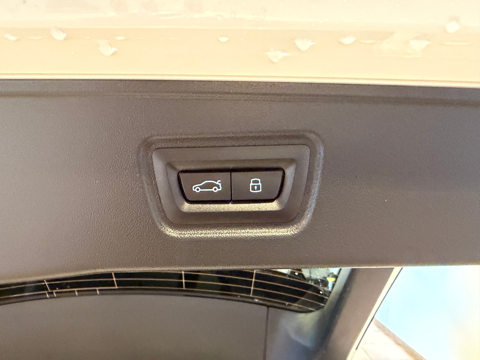BMW 520d xDrive Touring-image-10