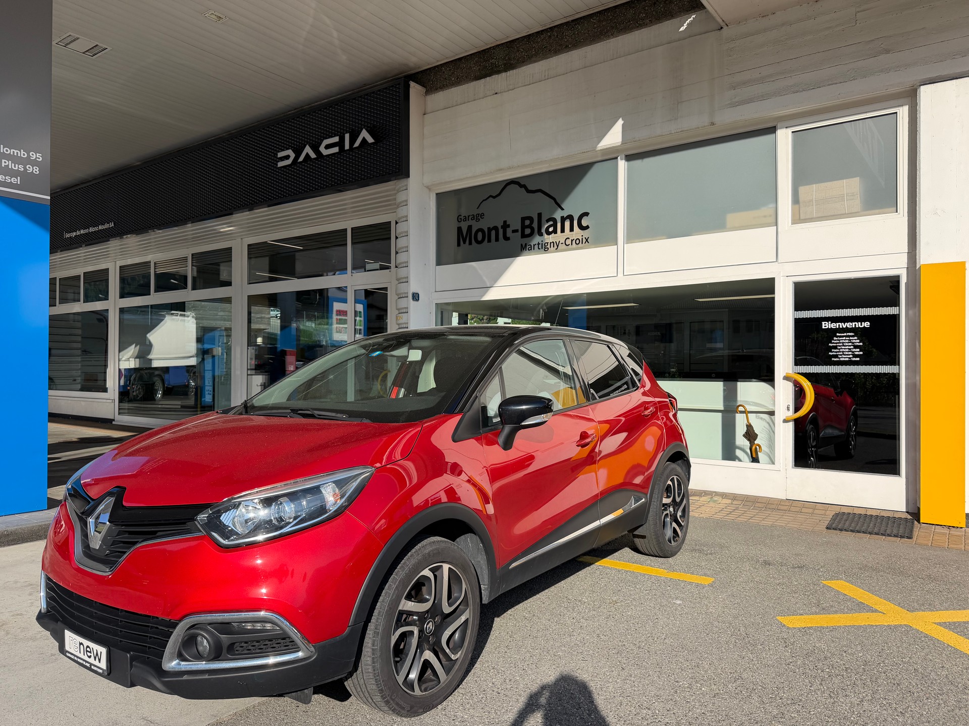 RENAULT Captur 1.2 T 16V Intens-image-0