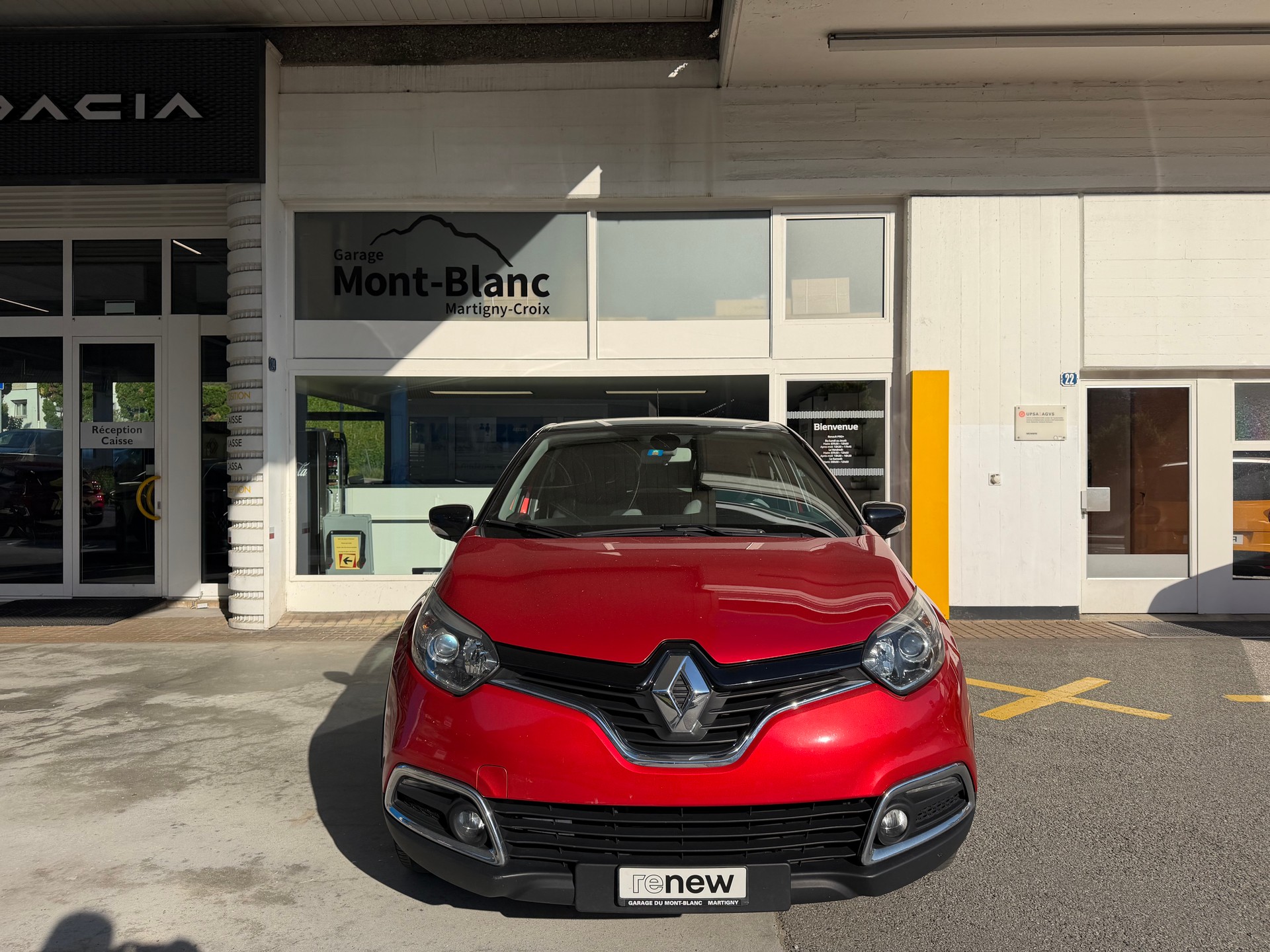 RENAULT Captur 1.2 T 16V Intens-image-4