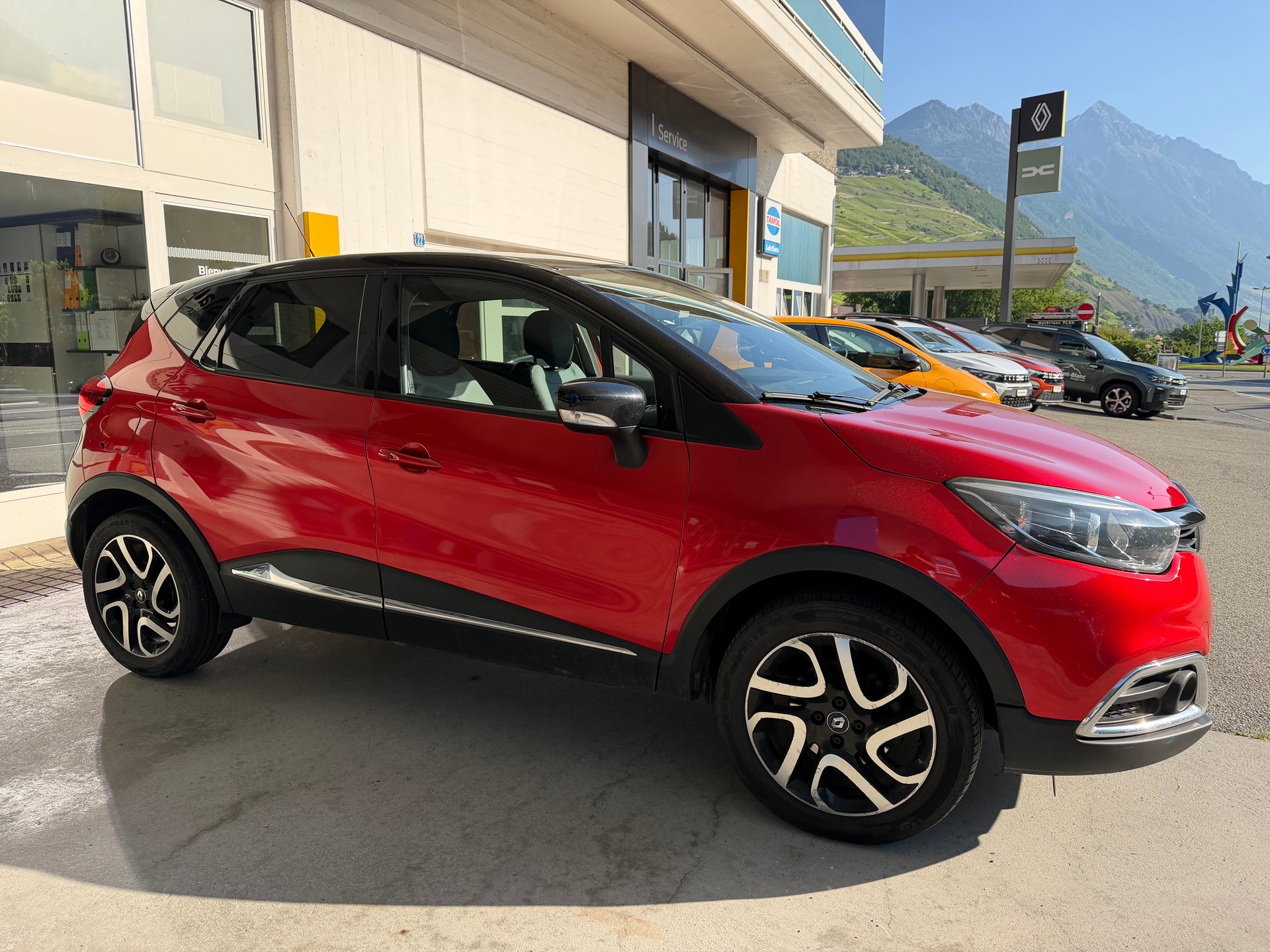 RENAULT Captur 1.2 T 16V Intens-image-3
