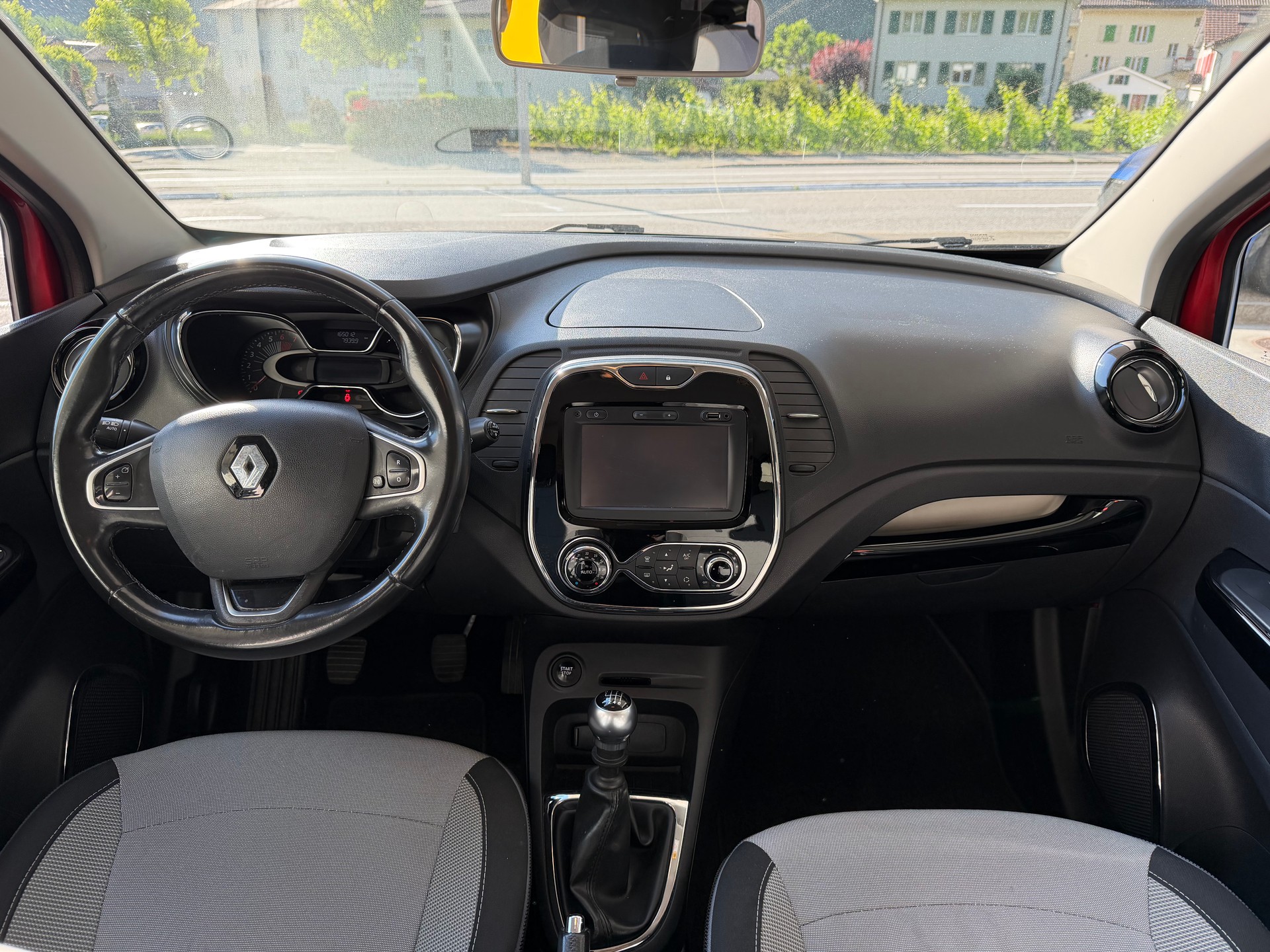 RENAULT Captur 1.2 T 16V Intens-image-7