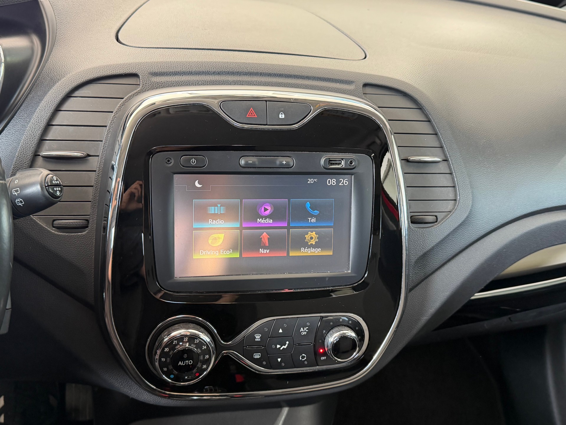 RENAULT Captur 1.2 T 16V Intens-image-10