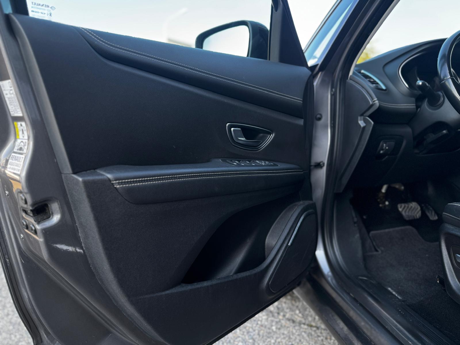 RENAULT Grand Scénic 1.3 16V Turbo Intens EDC-image-18