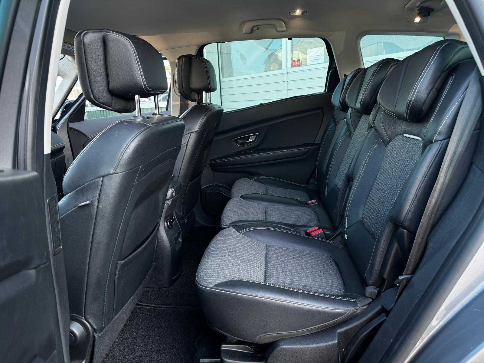 RENAULT Grand Scénic 1.3 16V Turbo Intens EDC-image-21