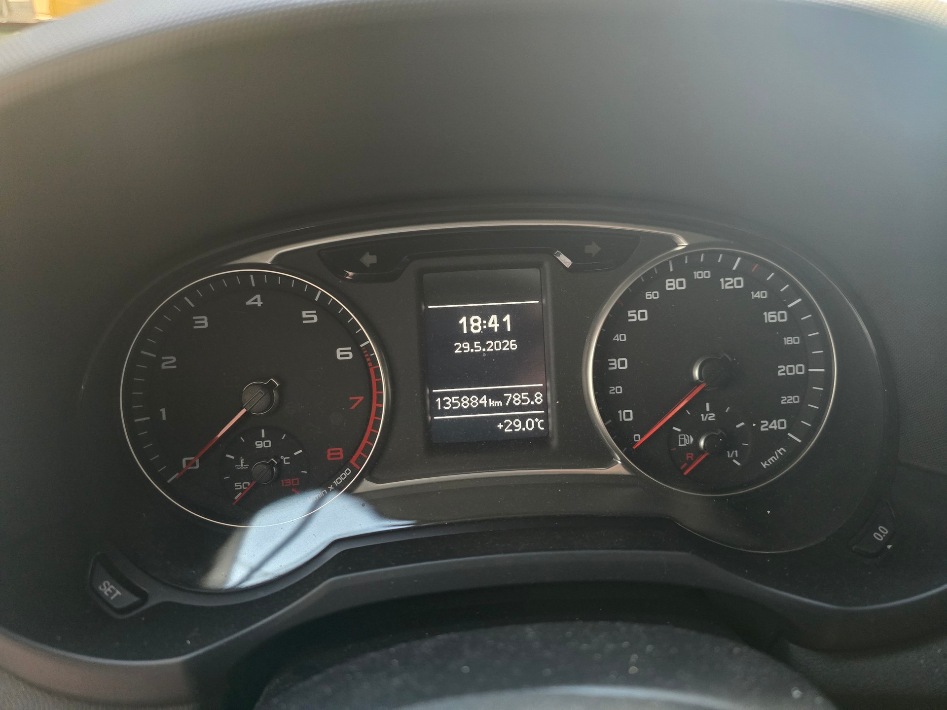 AUDI A1 Sportback 1.4 TFSI Attraction S-tronic-image-5
